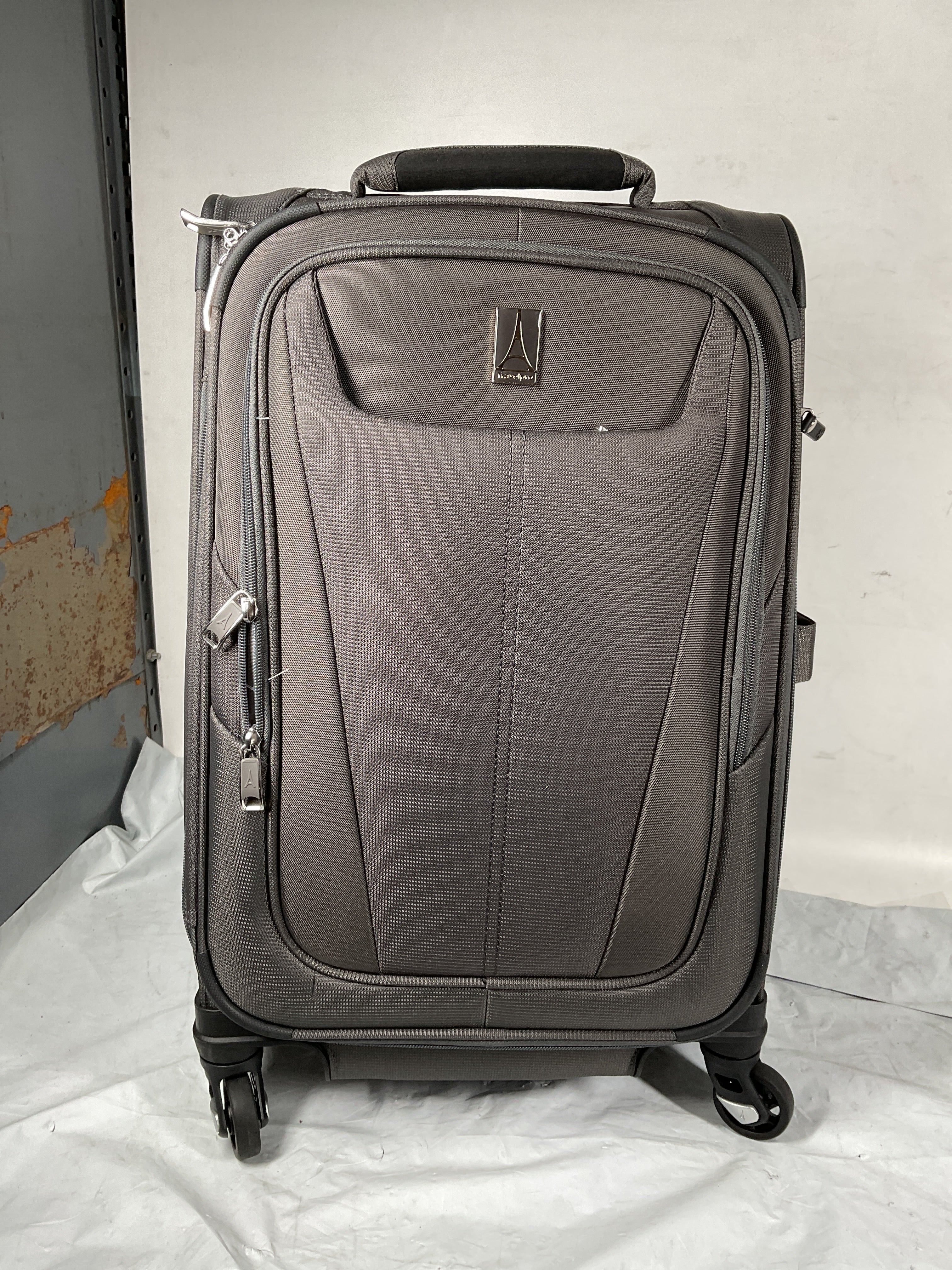 Travelpro Maxlite 5 Softside Expandable Luggage with 4 Spinner Wheels, Lightweight Suitcase, Men and Women ( Shadow Grey , Carry-on 21-Inch ) Shadow Grey Carry On 21 Inch U98