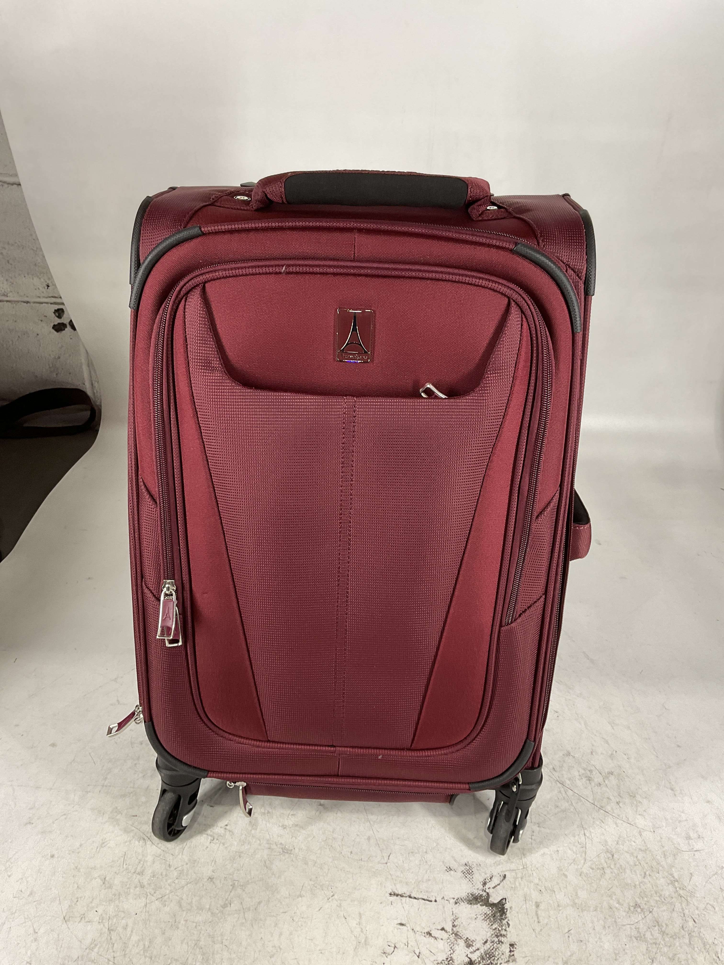 Travelpro Maxlite 5 Softside Expandable Luggage with 4 Spinner Wheels, Lightweight Suitcase, Men and Women U14
