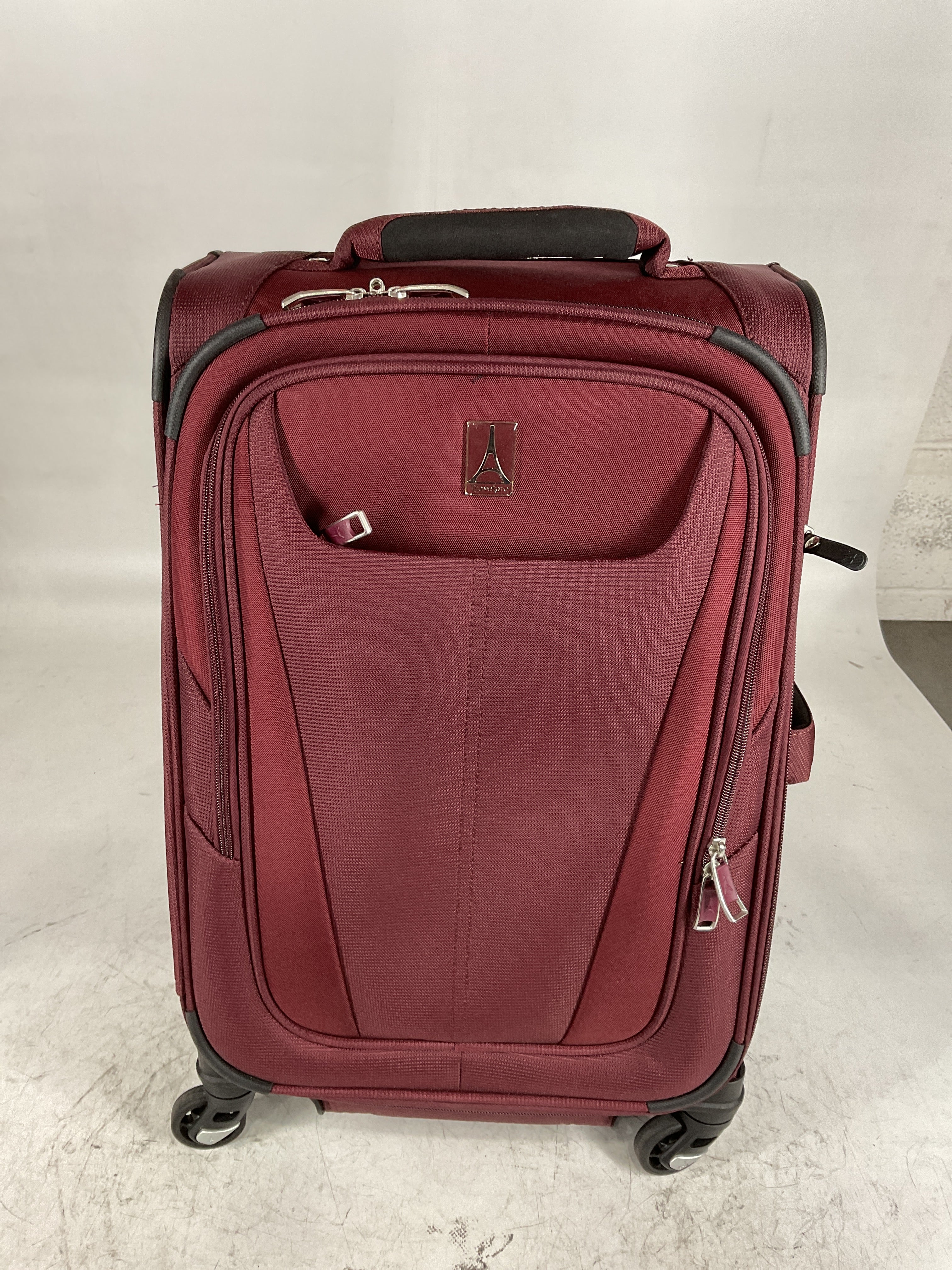 Travelpro Maxlite 5 Softside Expandable Luggage with 4 Spinner Wheels, Lightweight Suitcase, Men and Women U15