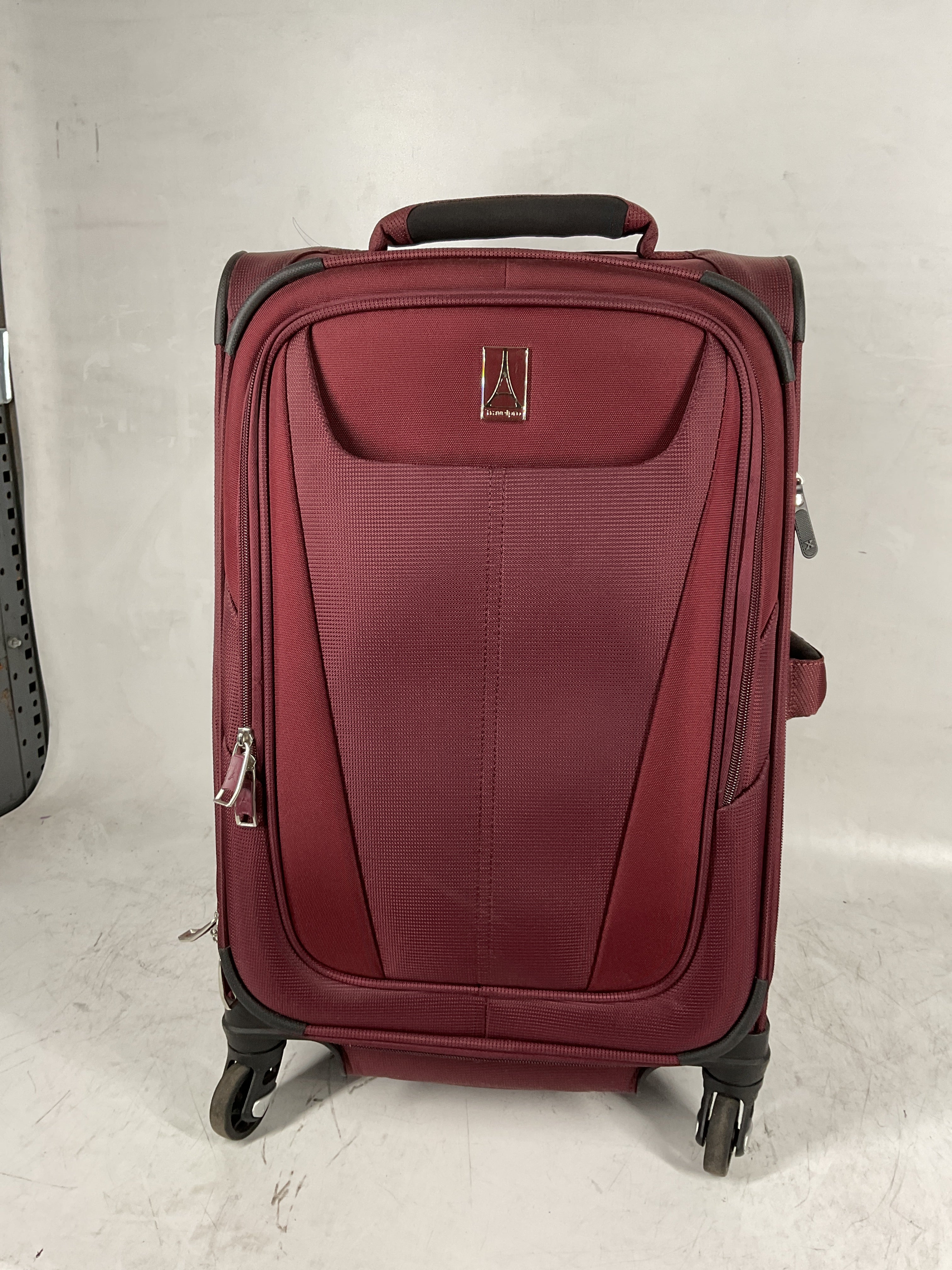 Travelpro Maxlite 5 Softside Expandable Luggage with 4 Spinner Wheels, Lightweight Suitcase, Men and Women Burgundy Carry On 21 Inch U31