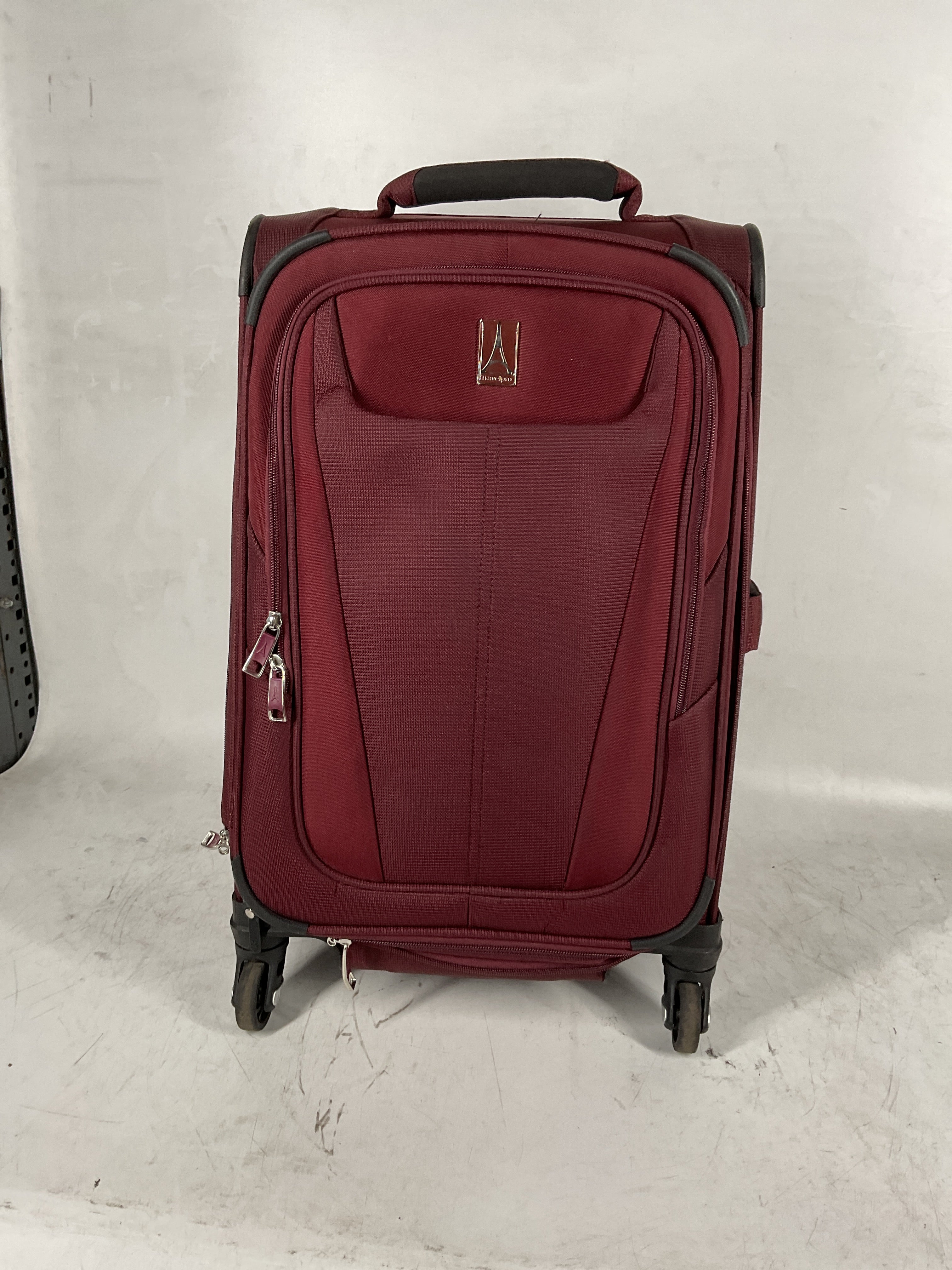 Travelpro Maxlite 5 Softside Expandable Luggage with 4 Spinner Wheels, Lightweight Suitcase, Men and Women Burgundy Carry On 21 Inch U32