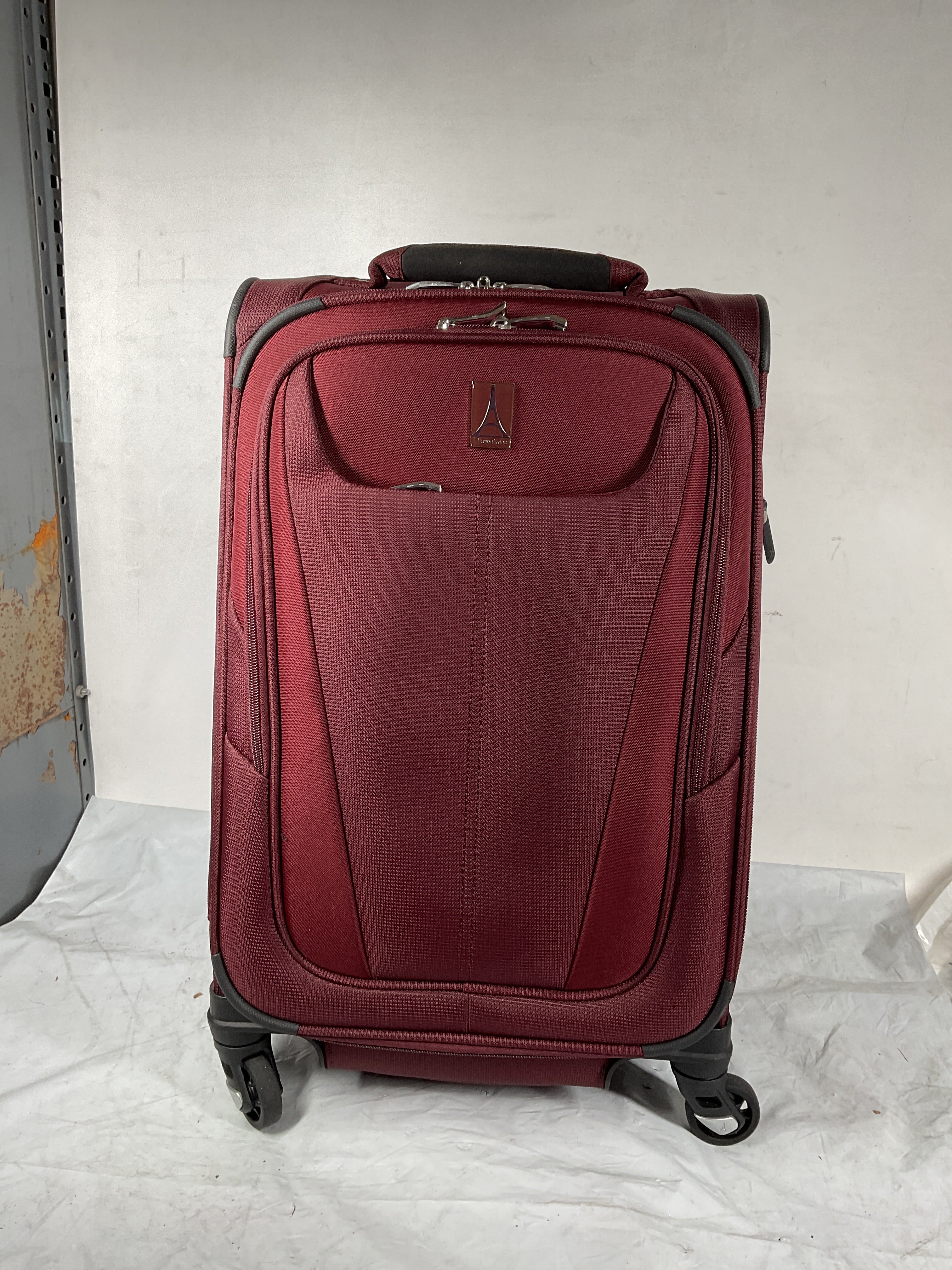 Travelpro Maxlite 5 Softside Expandable Luggage with 4 Spinner Wheels, Lightweight Suitcase, Men and Women ( Burgundy , Carry-on 21-Inch ) Burgundy Carry On 21 Inch U69