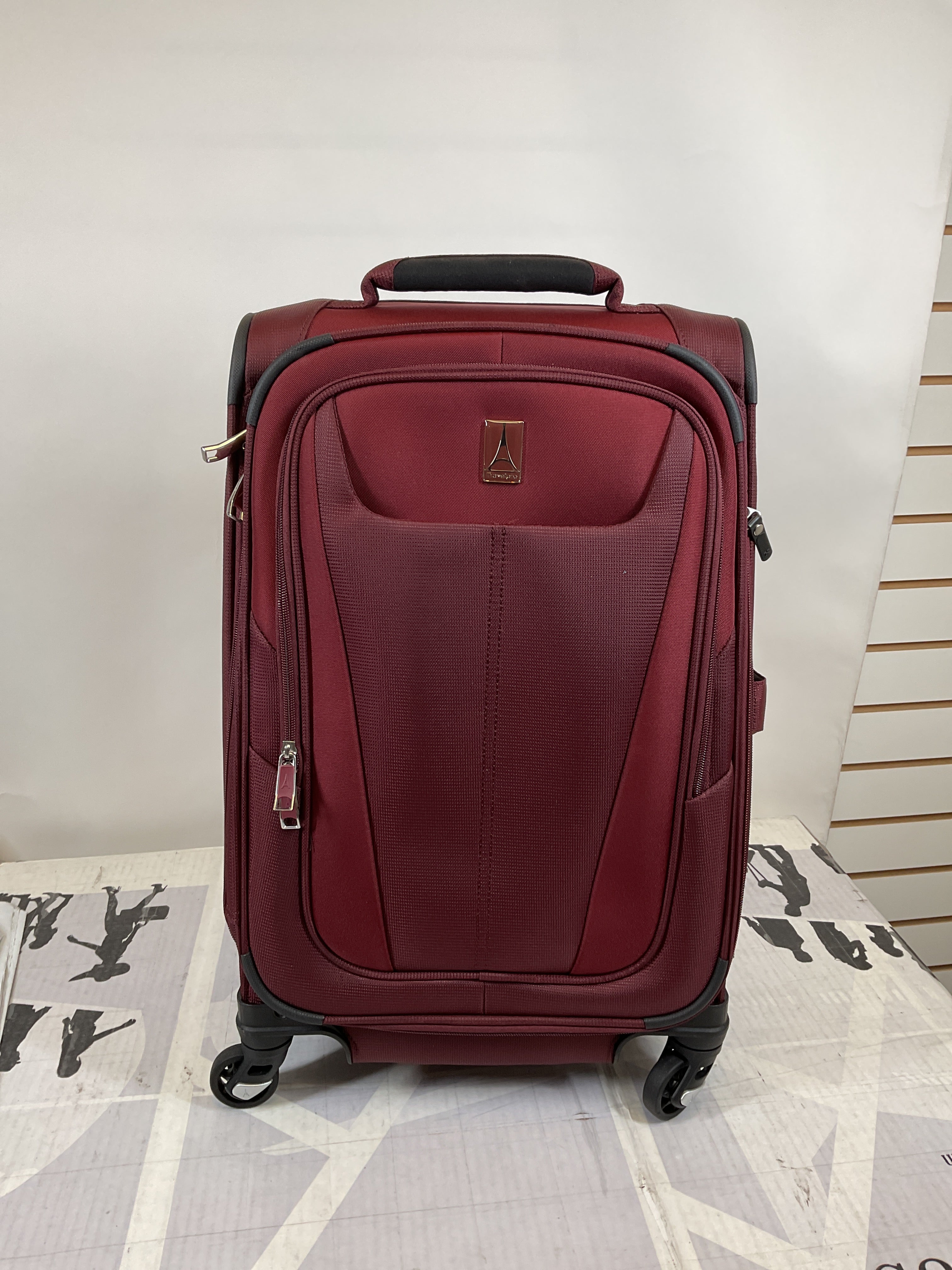 Travelpro Maxlite 5 Softside Expandable Luggage with 4 Spinner Wheels, Lightweight Suitcase, Men and Women ( Burgundy , Carry-on 21-Inch ) Burgundy Carry On 21 Inch U70