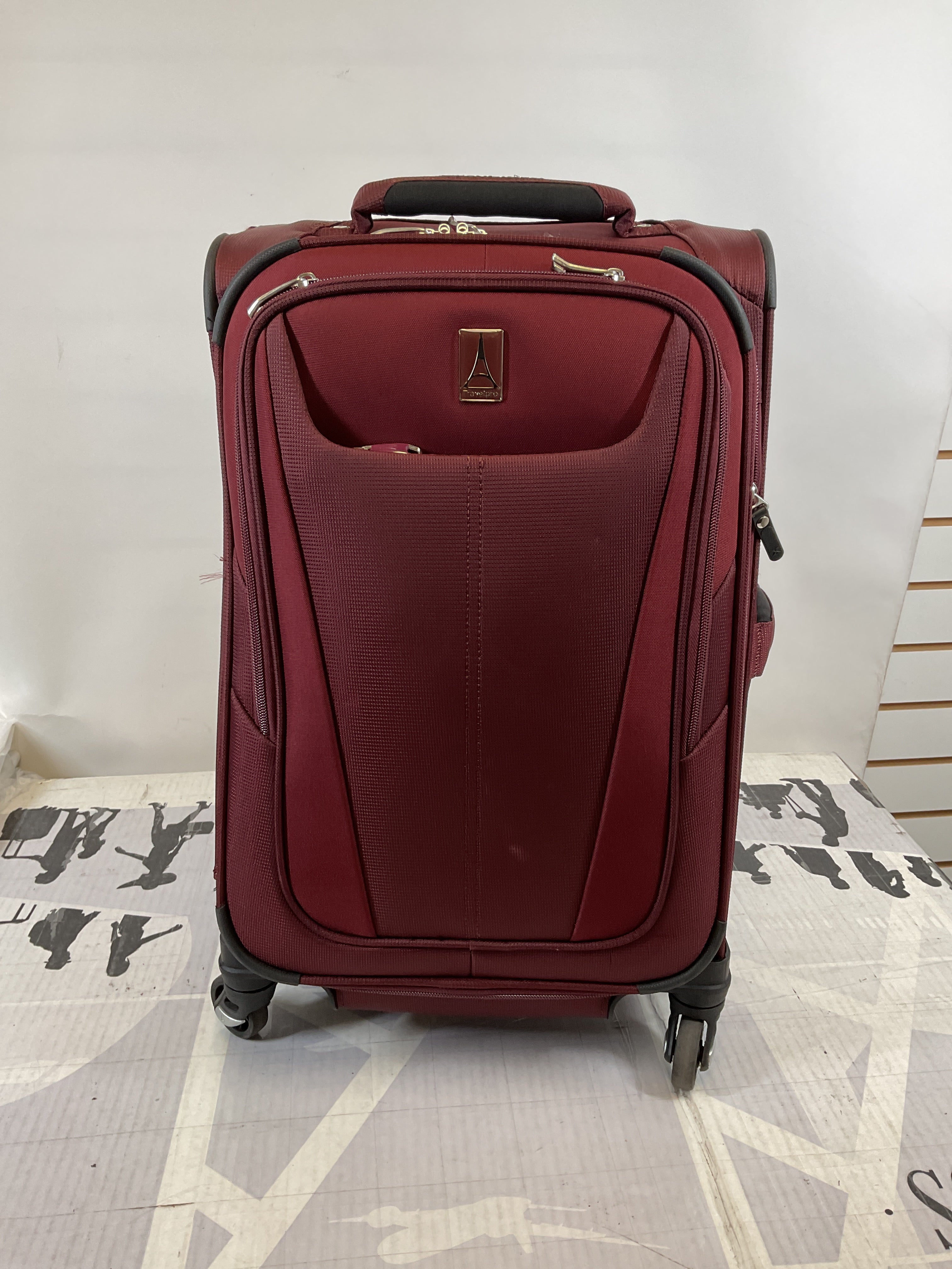Travelpro Maxlite 5 Softside Expandable Luggage with 4 Spinner Wheels, Lightweight Suitcase, Men and Women ( Burgundy , Carry-on 21-Inch ) Burgundy Carry On 21 Inch U72