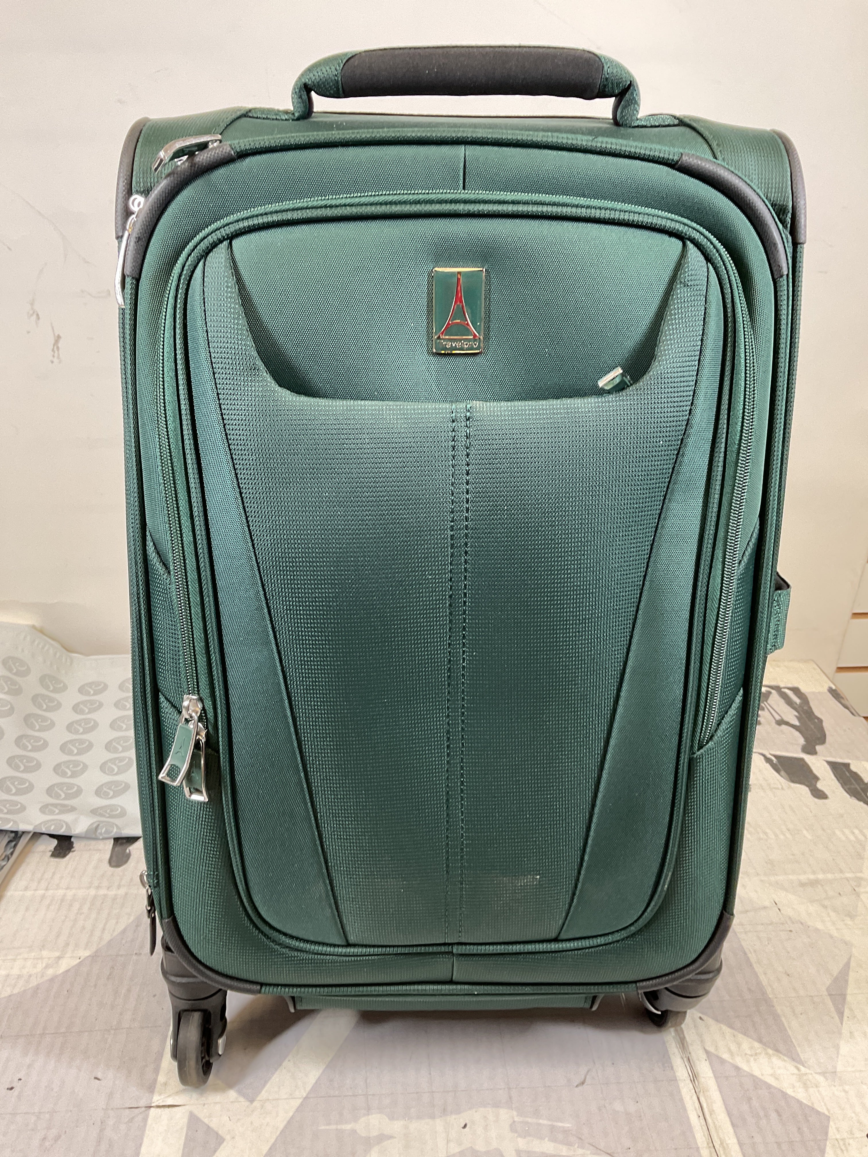 Travelpro Maxlite 5 Softside Expandable Luggage with 4 Spinner Wheels, Lightweight Suitcase, Men and Women ( Green Forest , Carry-on 21-Inch ) Green Forest Carry On 21 Inch U36