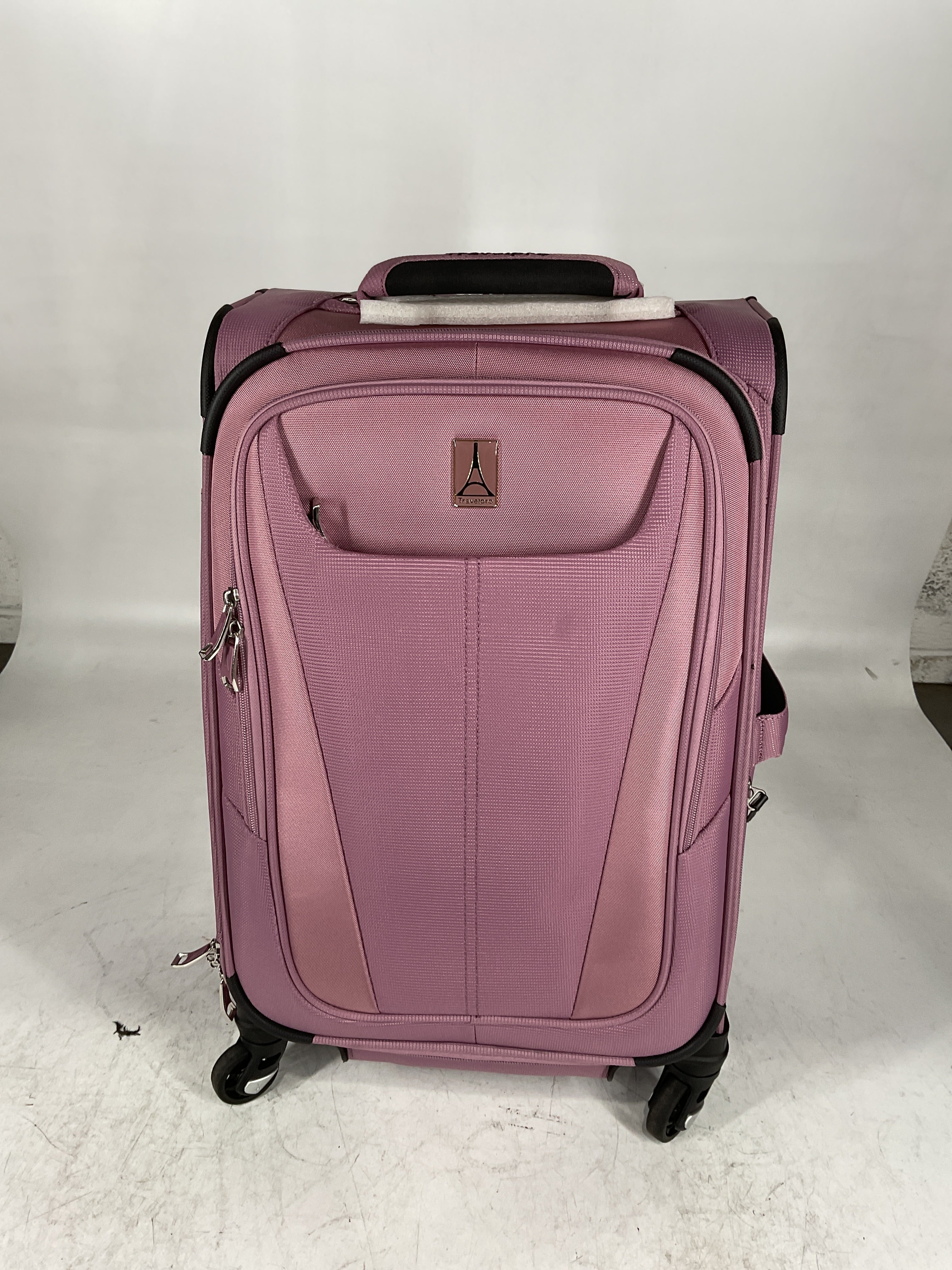 Travelpro Maxlite 5 Softside Expandable Luggage with 4 Spinner Wheels, Lightweight Suitcase, Men and Women U2
