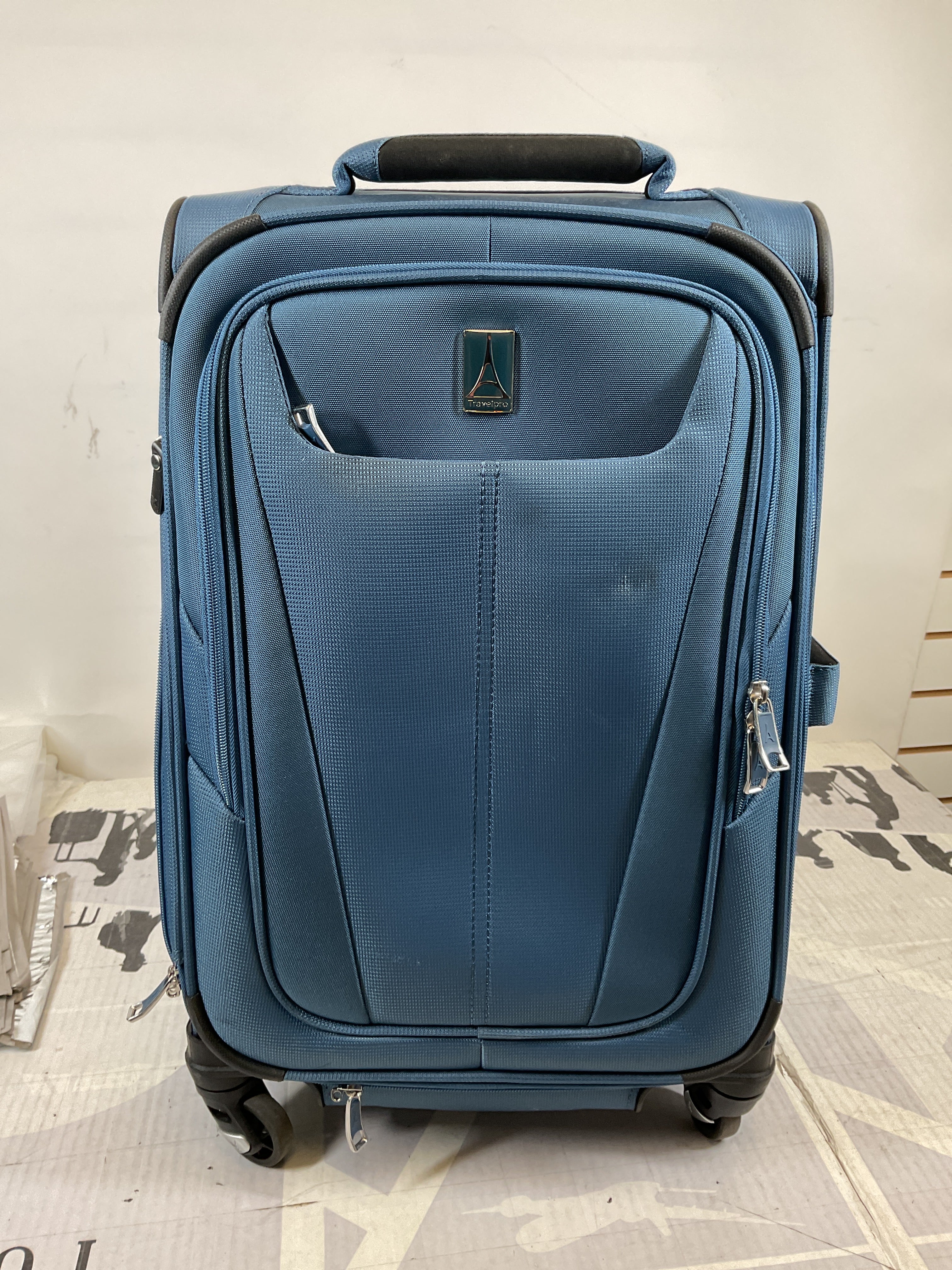 Travelpro Maxlite 5 Softside Expandable Luggage with 4 Spinner Wheels, Lightweight Suitcase, Men and Women ( Ensign Blue , Carry-on 21-Inch ) Ensign Blue Carry On 21 Inch U105