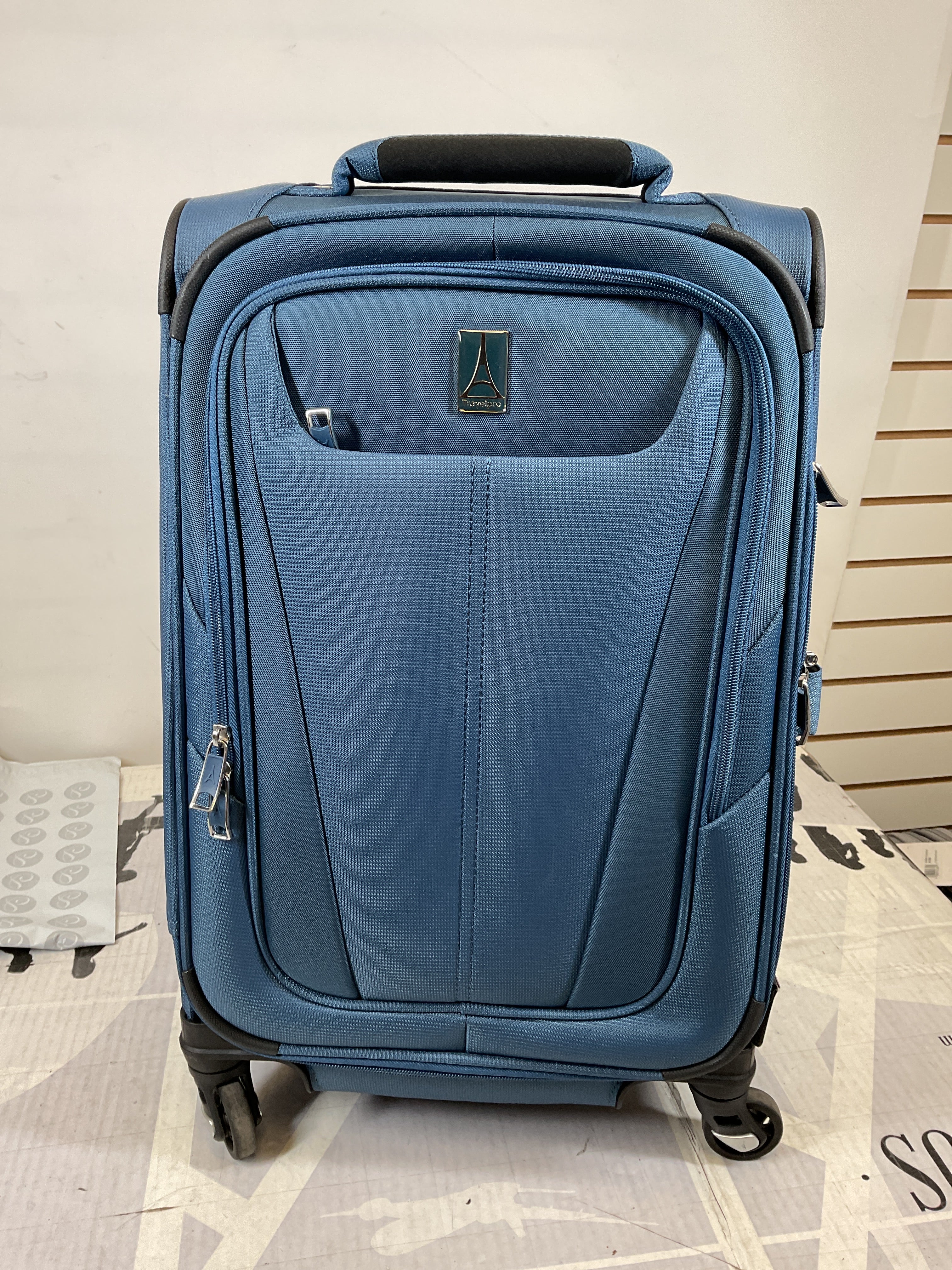 Travelpro Maxlite 5 Softside Expandable Luggage with 4 Spinner Wheels, Lightweight Suitcase, Men and Women ( Ensign Blue , Carry-on 21-Inch ) Ensign Blue Carry On 21 Inch U108