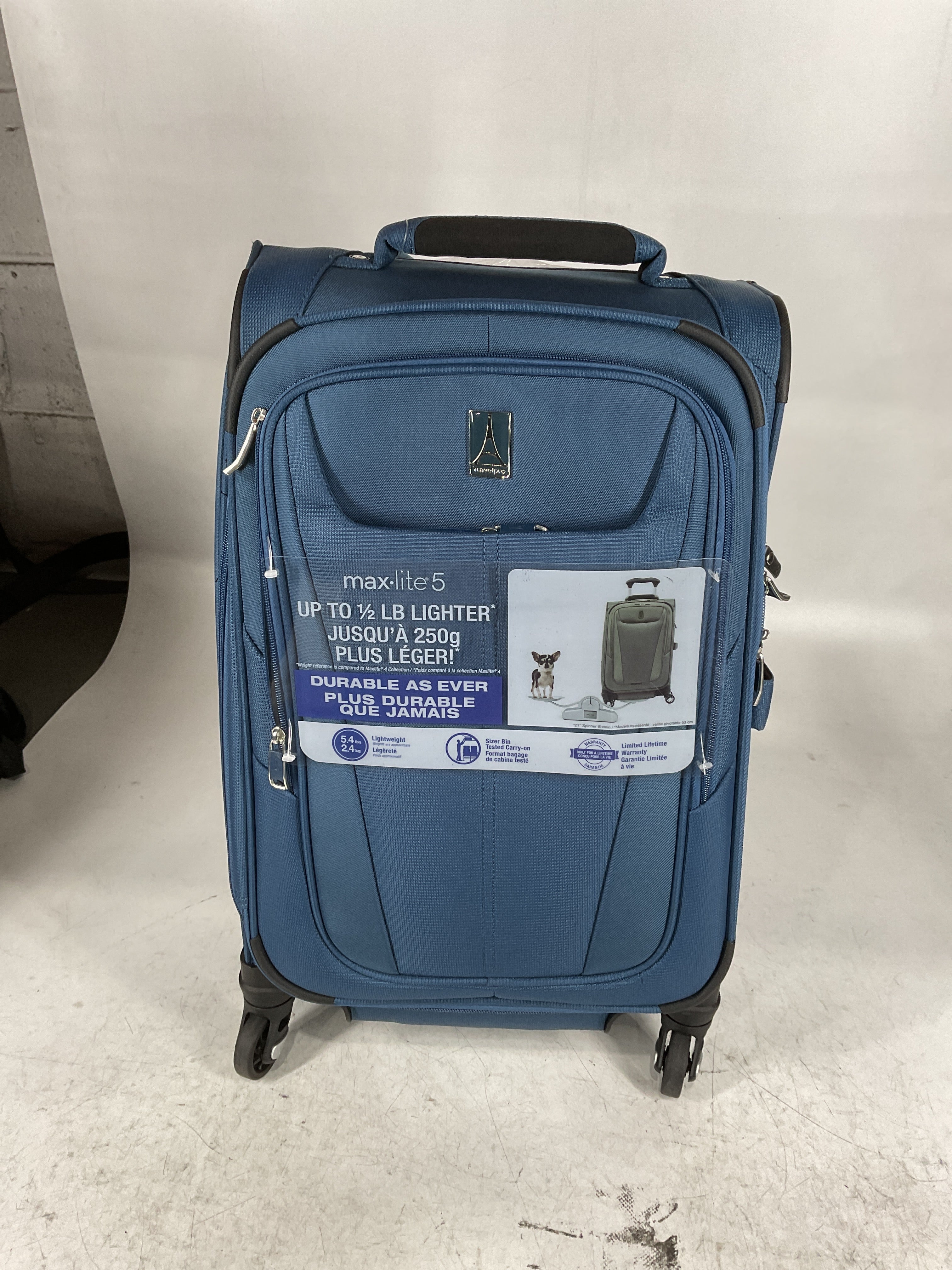 Travelpro Maxlite 5 Softside Expandable Luggage with 4 Spinner Wheels, Lightweight Suitcase, Men and Women U12