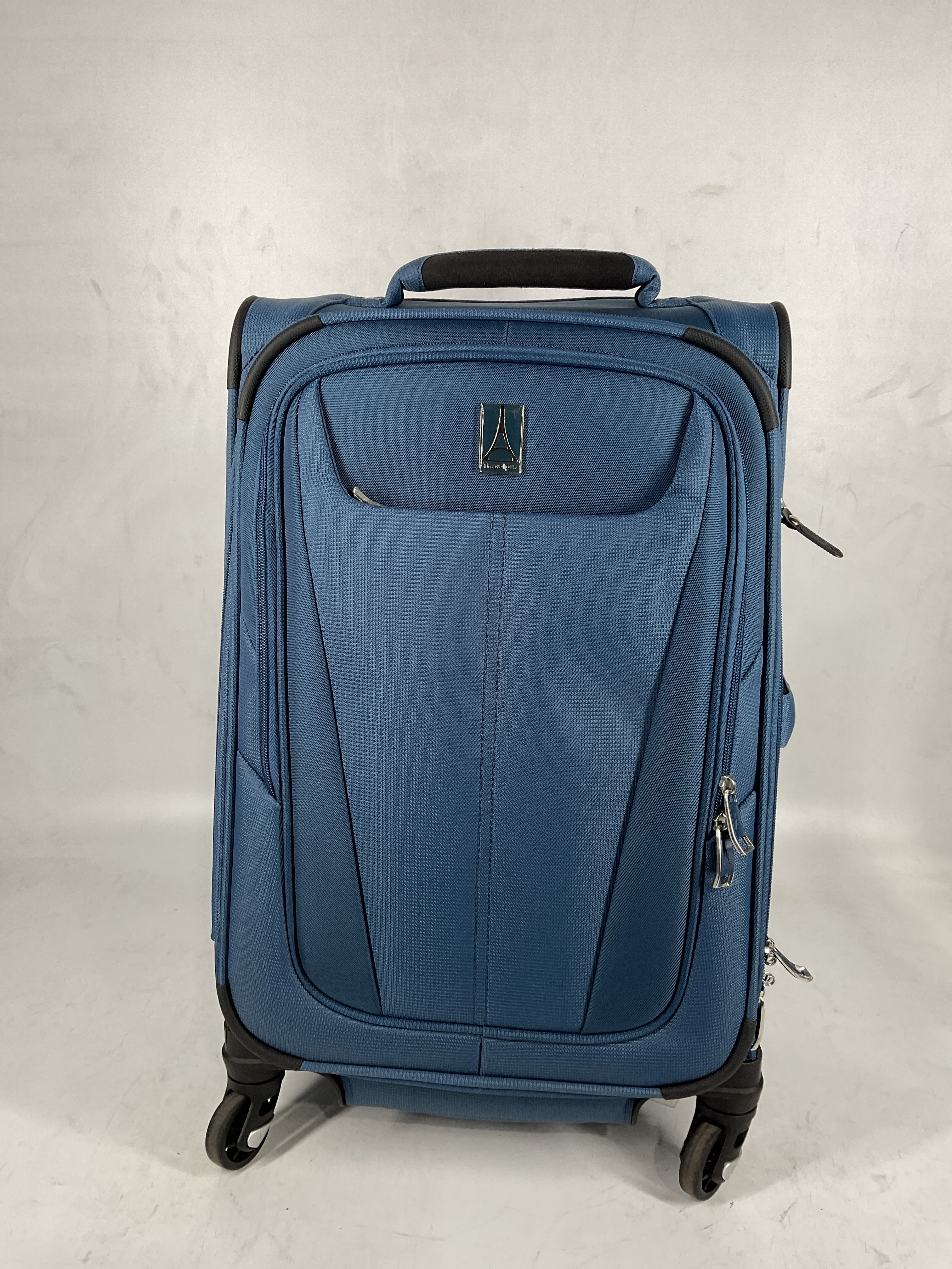 Travelpro Maxlite 5 Softside Expandable Luggage with 4 Spinner Wheels, Lightweight Suitcase, Men and Women Ensign Blue Carry On 21 Inch U25