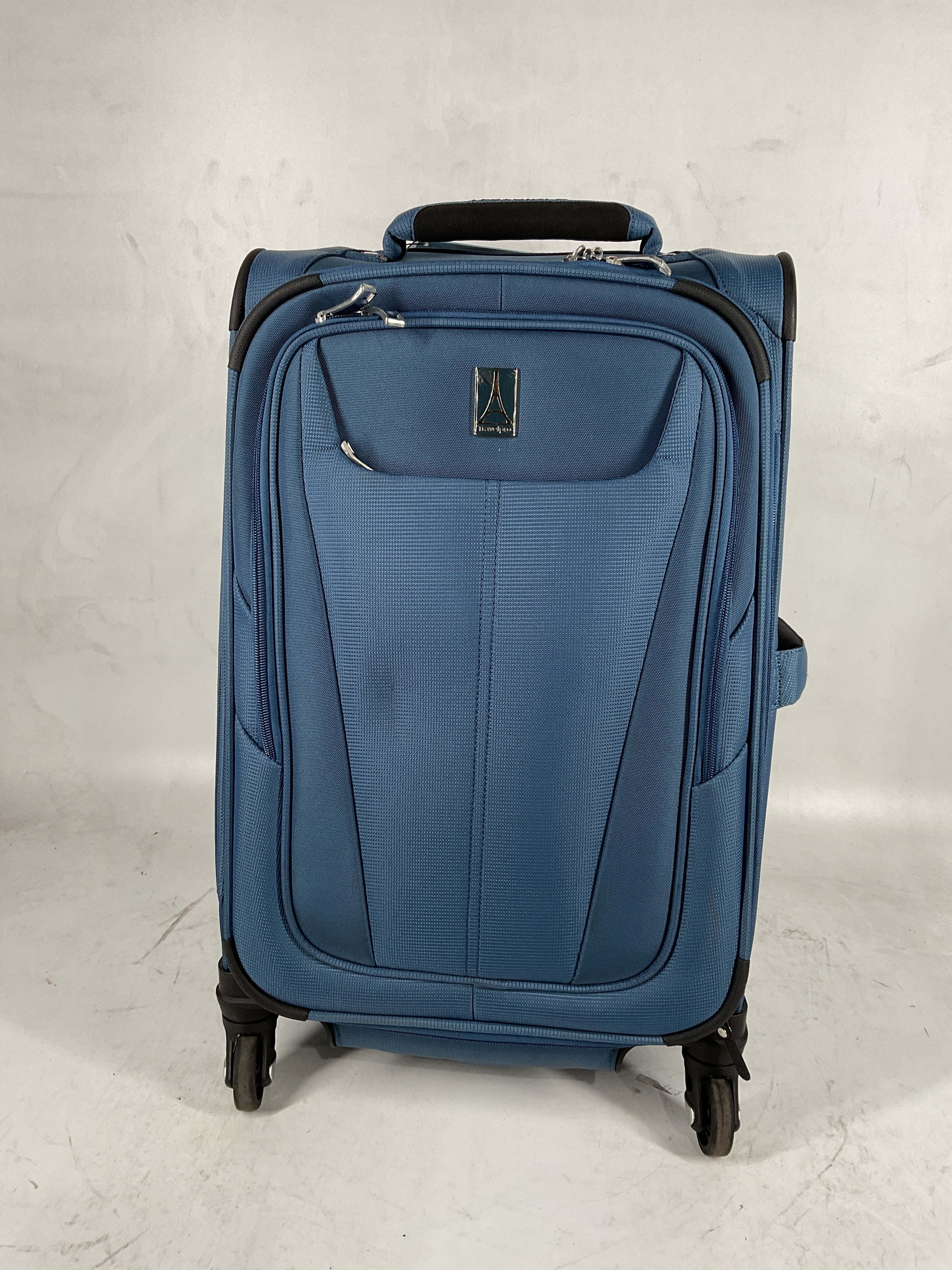 Travelpro Maxlite 5 Softside Expandable Luggage with 4 Spinner Wheels, Lightweight Suitcase, Men and Women Ensign Blue Carry On 21 Inch U27
