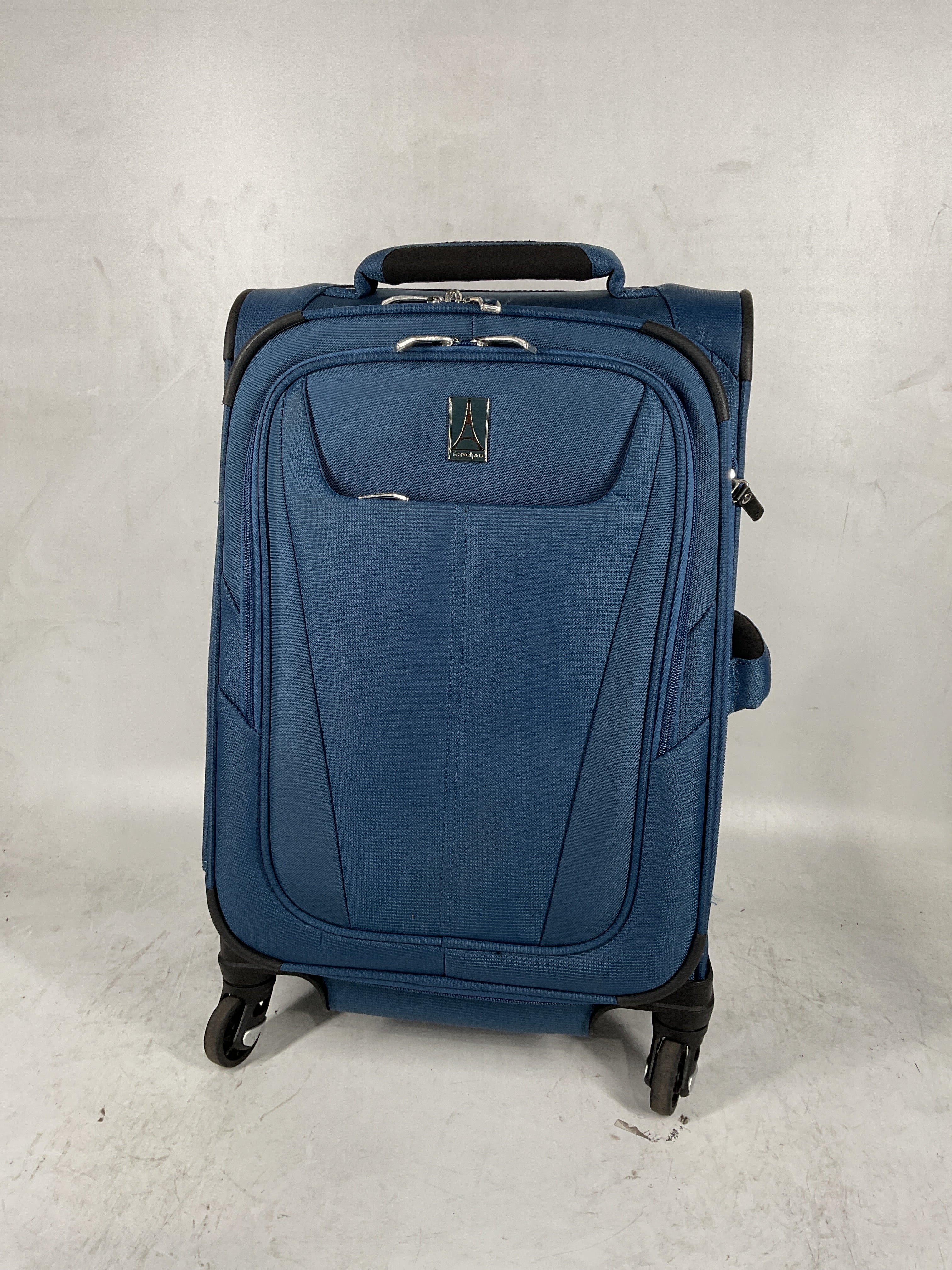 Travelpro Maxlite 5 Softside Expandable Luggage with 4 Spinner Wheels, Lightweight Suitcase, Men and Women Ensign Blue Carry On 21 Inch U28