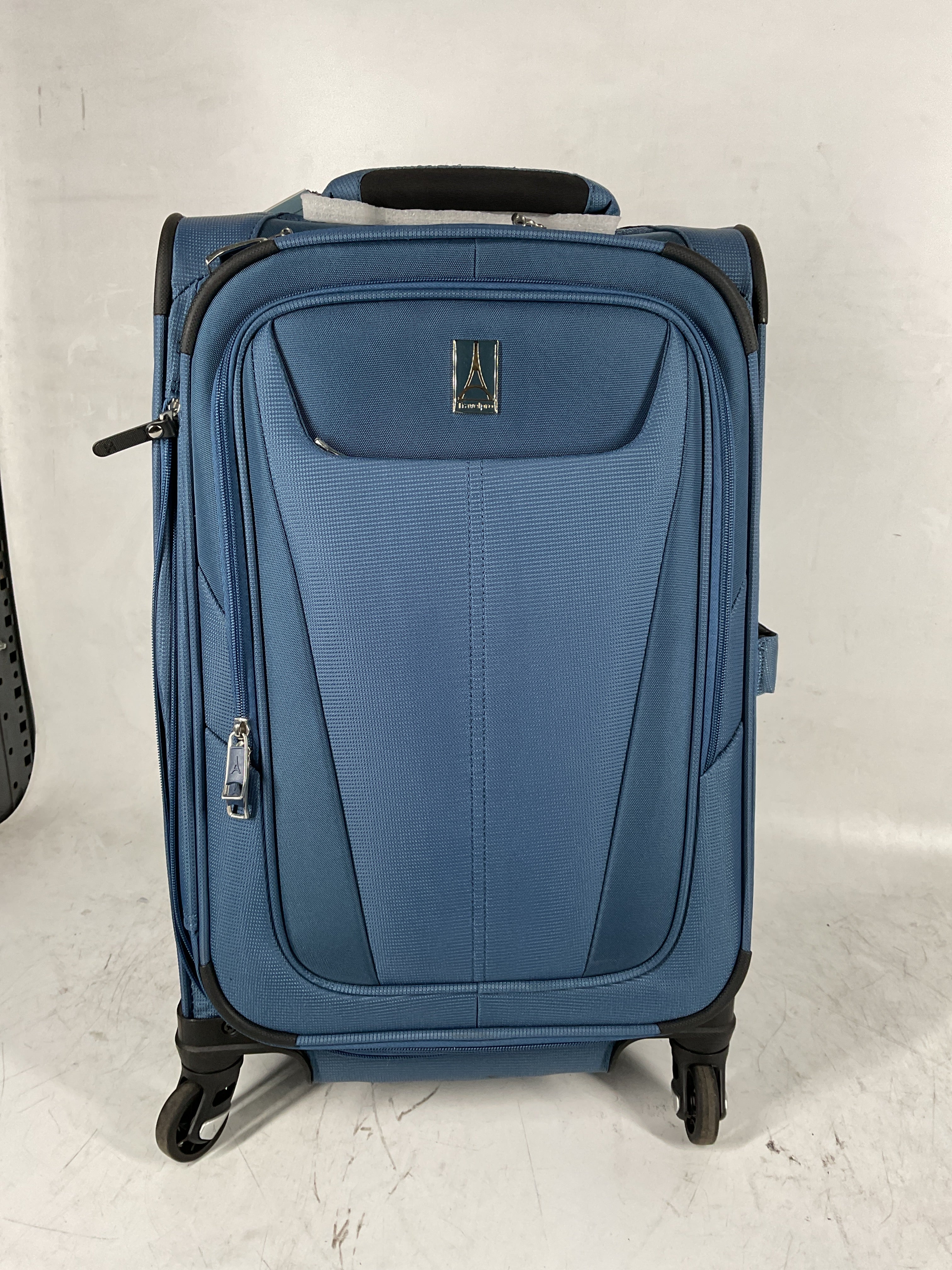 Travelpro Maxlite 5 Softside Expandable Luggage with 4 Spinner Wheels, Lightweight Suitcase, Men and Women Ensign Blue Carry On 21 Inch U31
