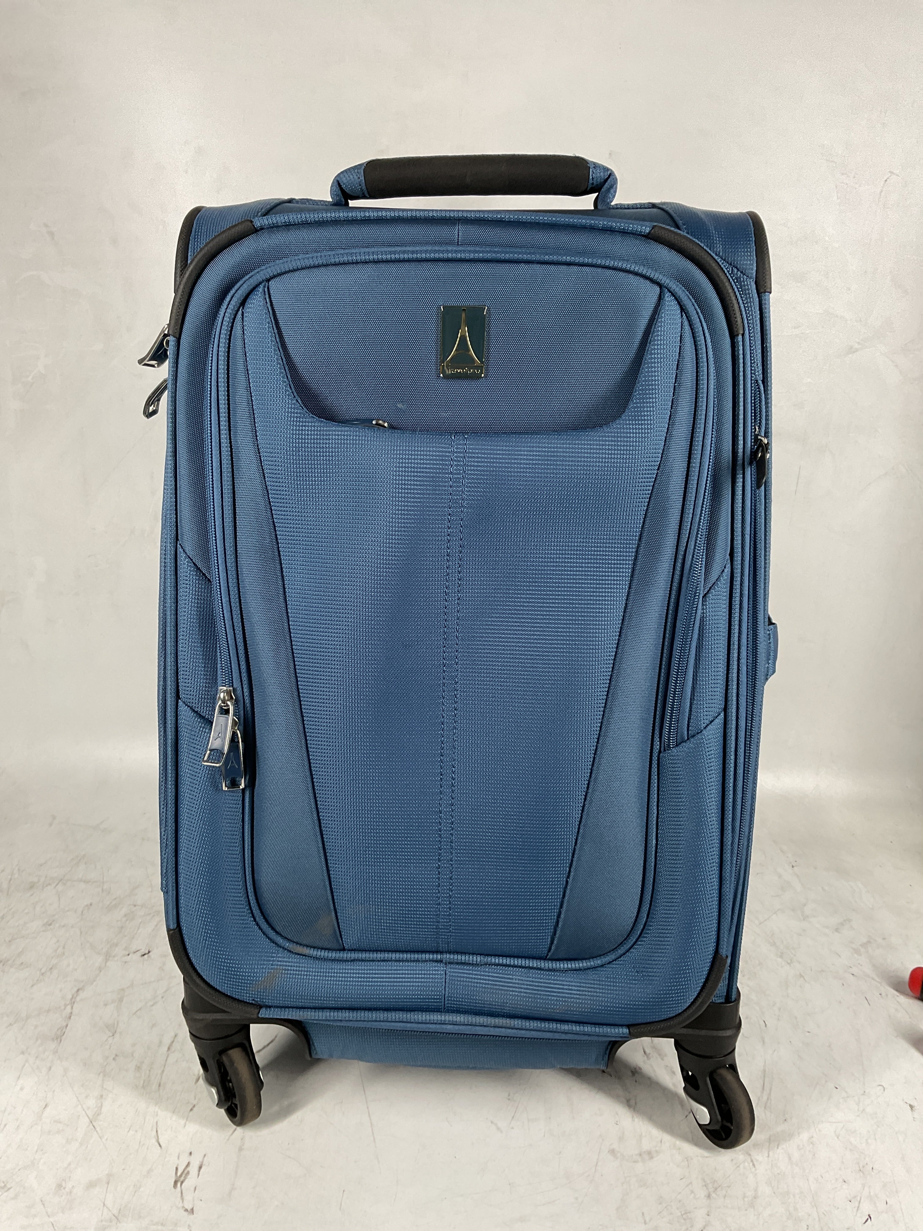 Travelpro Maxlite 5 Softside Expandable Luggage with 4 Spinner Wheels, Lightweight Suitcase, Men and Women Ensign Blue Carry On 21 Inch U34