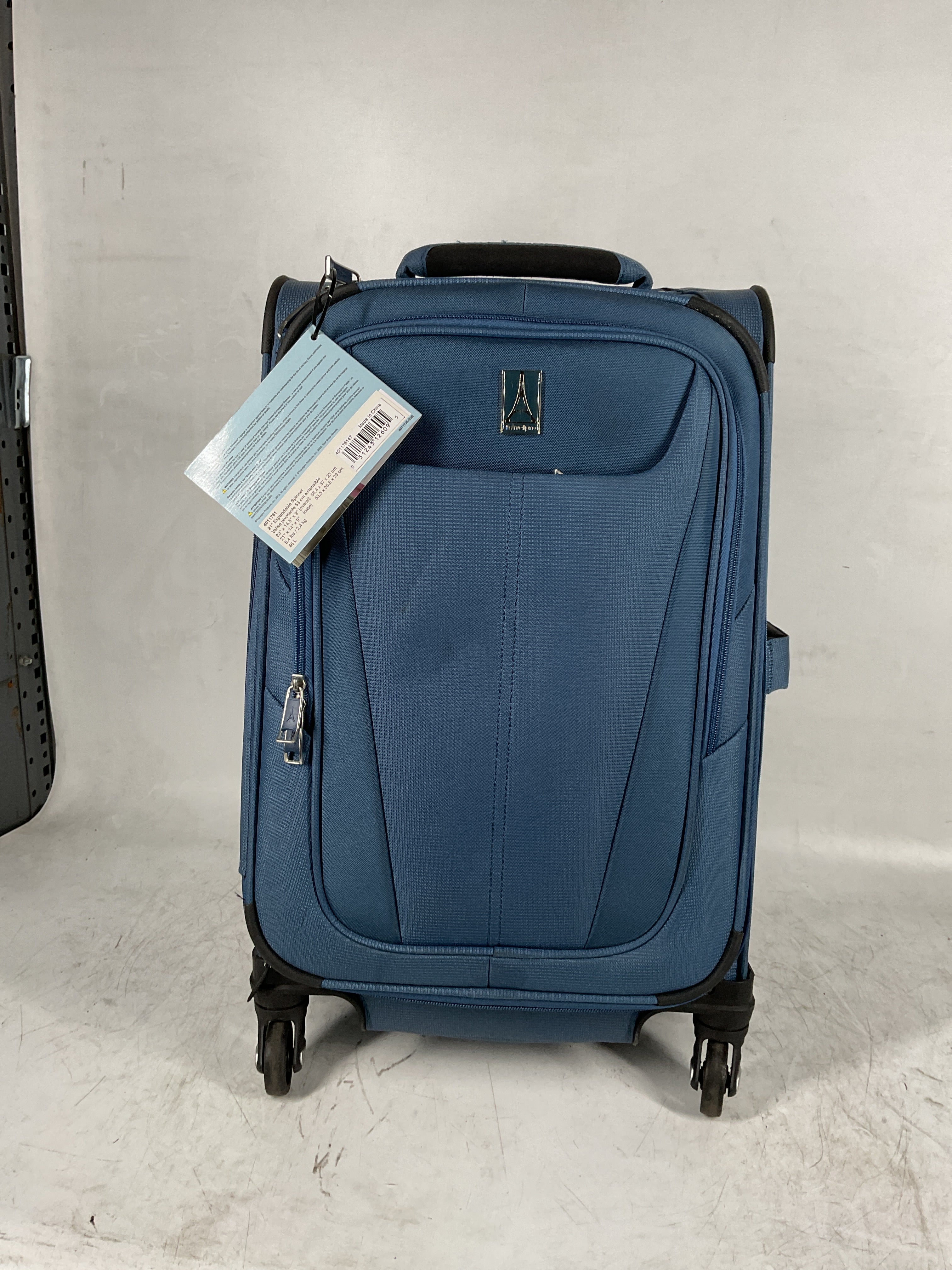 Travelpro Maxlite 5 Softside Expandable Luggage with 4 Spinner Wheels, Lightweight Suitcase, Men and Women Ensign Blue Carry On 21 Inch U37
