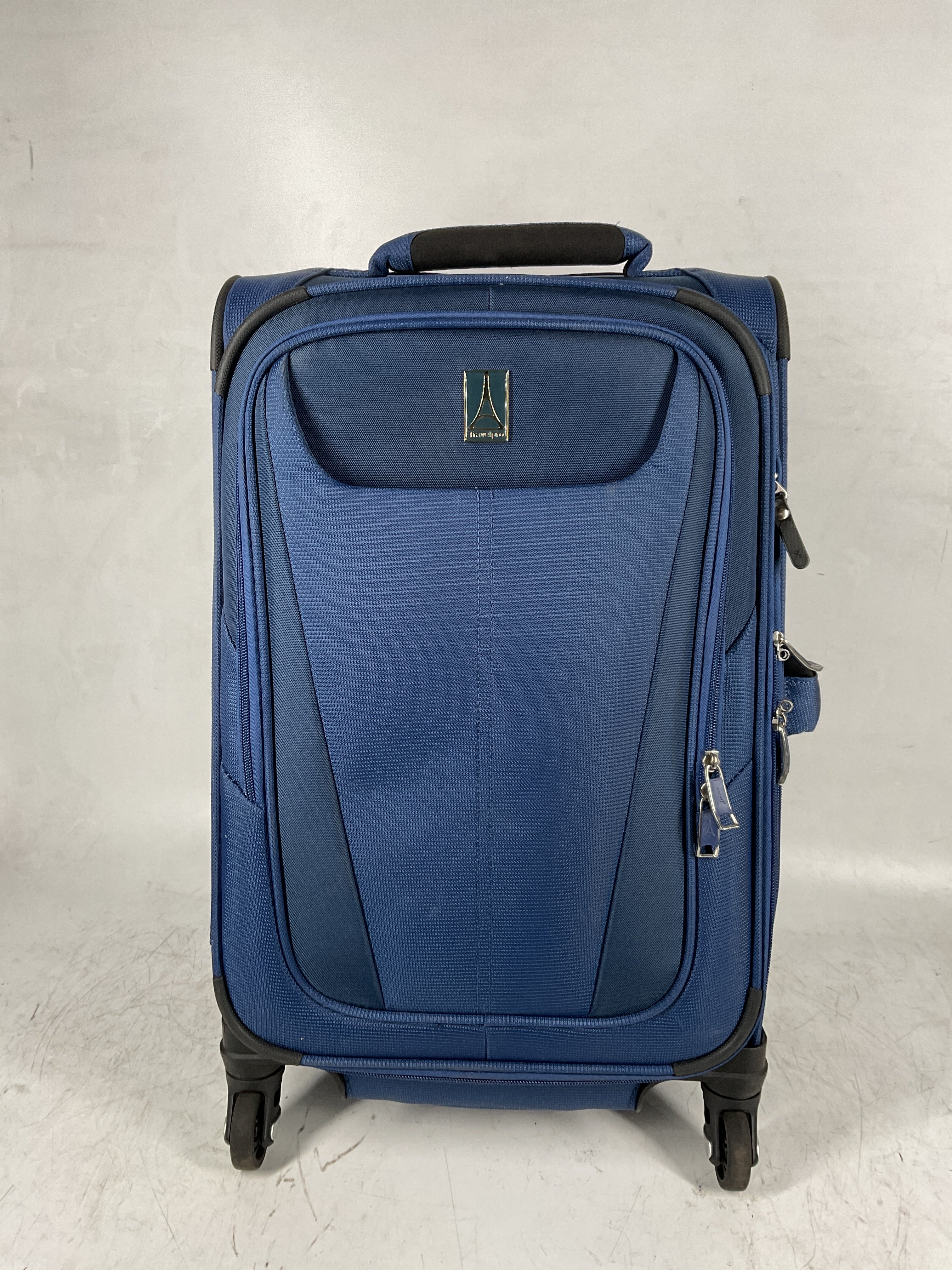 Travelpro Maxlite 5 Softside Expandable Luggage with 4 Spinner Wheels, Lightweight Suitcase, Men and Women Ensign Blue Carry On 21 Inch U38