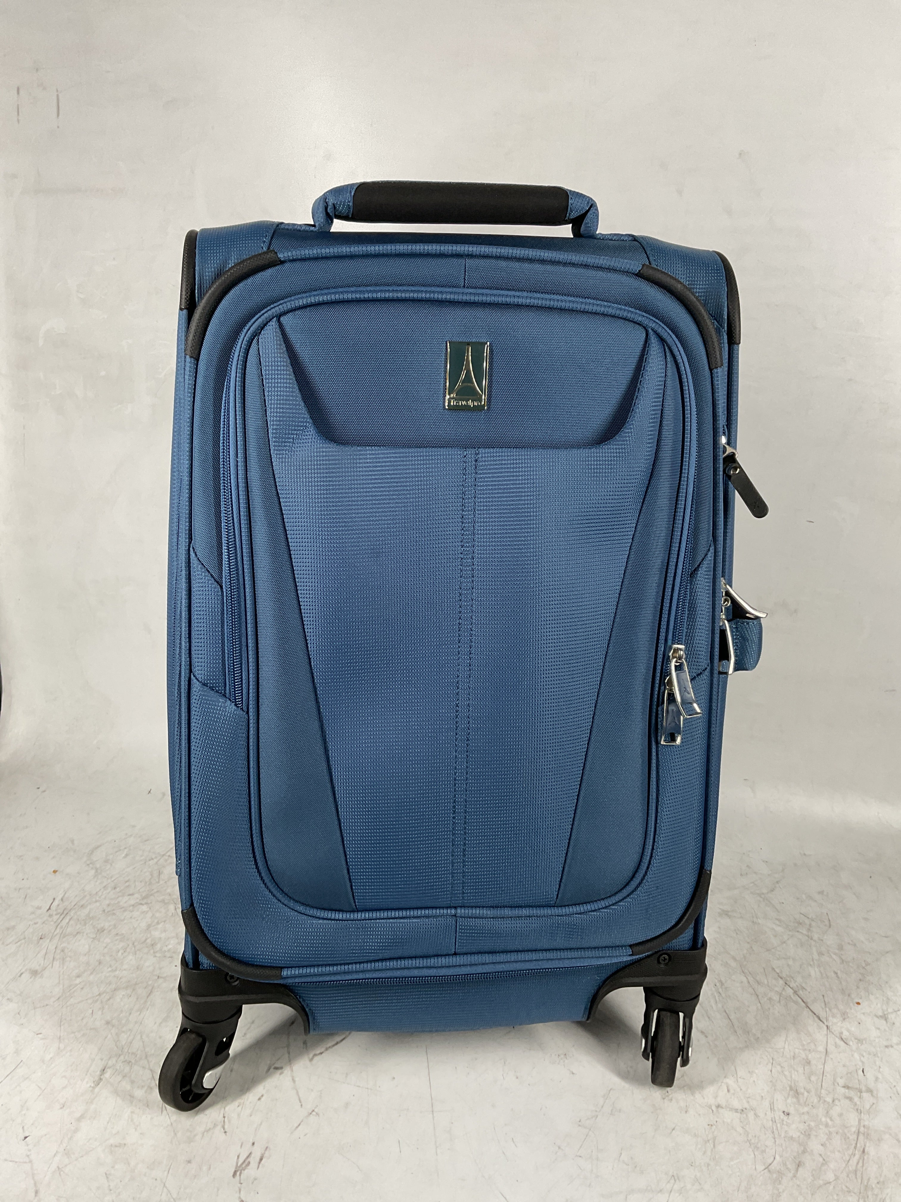Travelpro Maxlite 5 Softside Expandable Luggage with 4 Spinner Wheels, Lightweight Suitcase, Men and Women ( Ensign Blue , Carry-on 21-Inch ) Ensign Blue Carry On 21 Inch U40