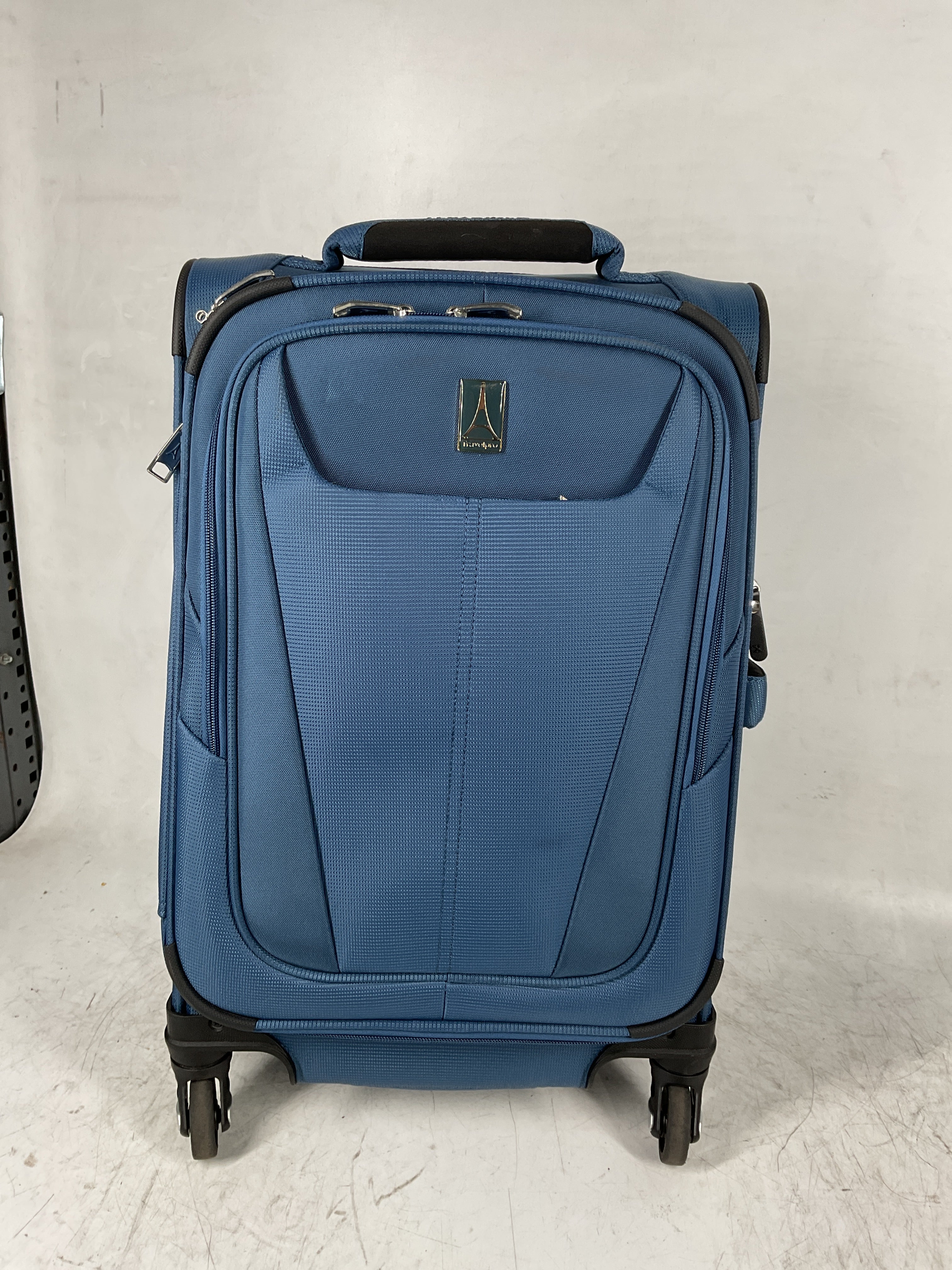 Travelpro Maxlite 5 Softside Expandable Luggage with 4 Spinner Wheels, Lightweight Suitcase, Men and Women ( Ensign Blue , Carry-on 21-Inch ) Ensign Blue Carry On 21 Inch U43