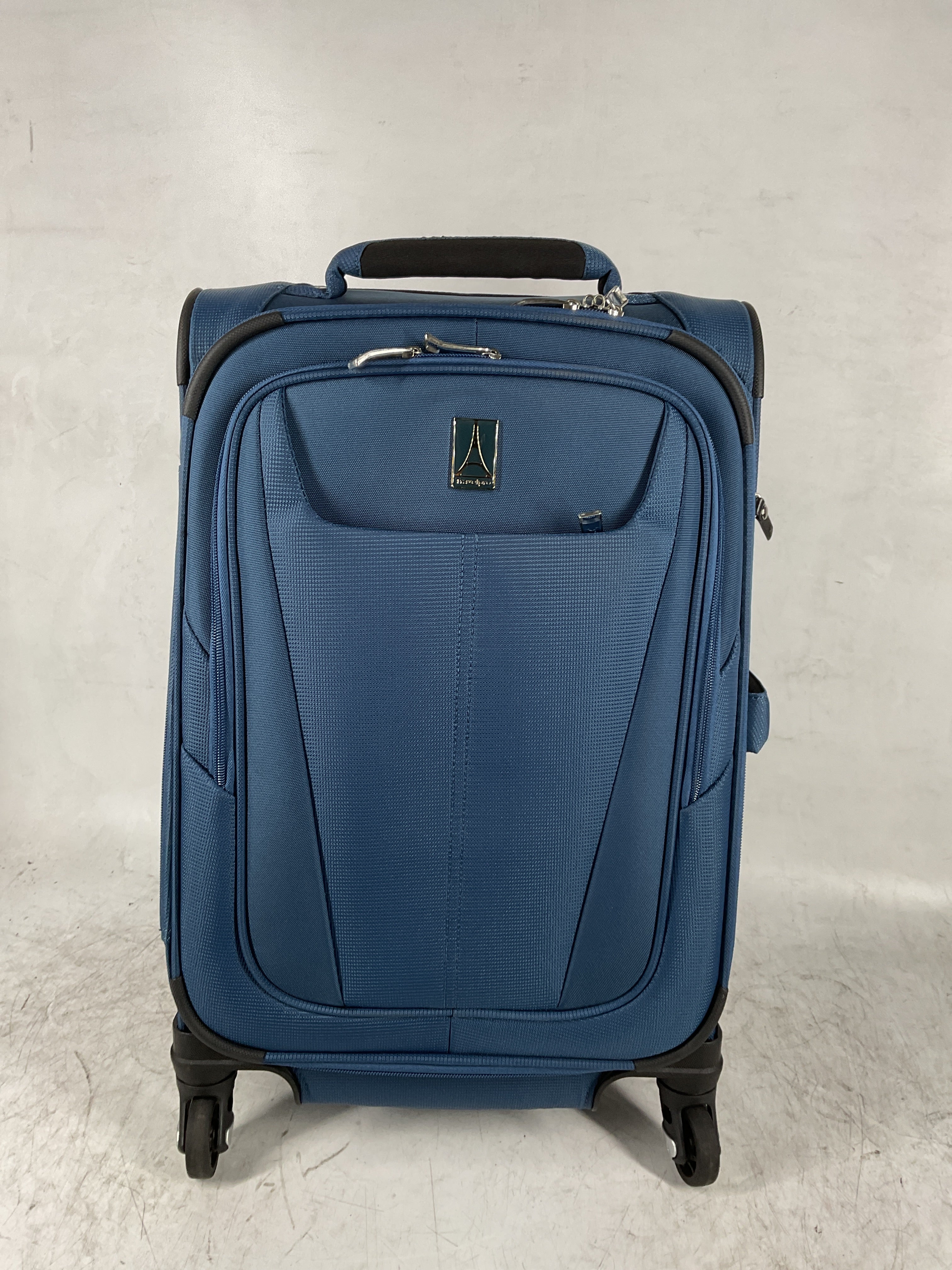 Travelpro Maxlite 5 Softside Expandable Luggage with 4 Spinner Wheels, Lightweight Suitcase, Men and Women ( Ensign Blue , Carry-on 21-Inch ) Ensign Blue Carry On 21 Inch U48