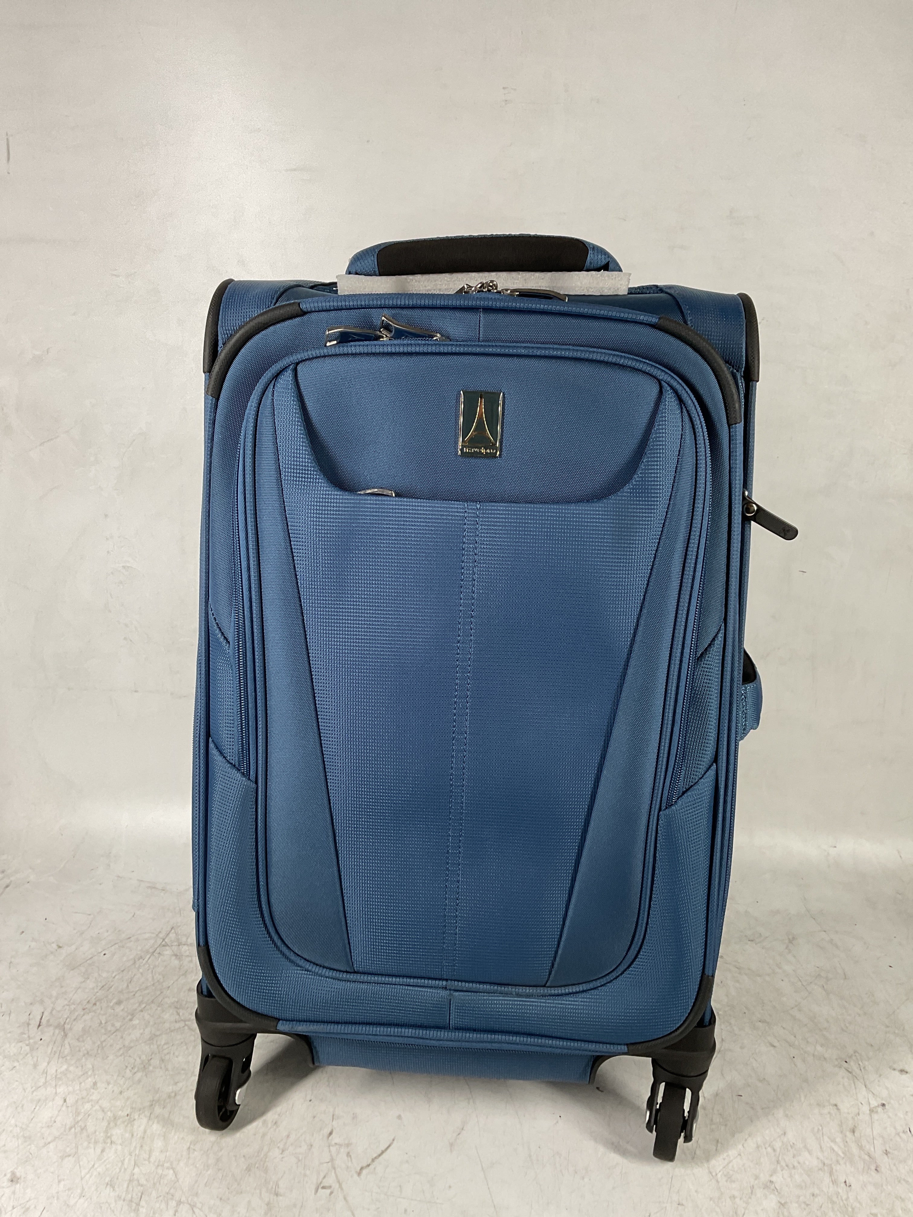 Travelpro Maxlite 5 Softside Expandable Luggage with 4 Spinner Wheels, Lightweight Suitcase, Men and Women ( Ensign Blue , Carry-on 21-Inch ) Ensign Blue Carry On 21 Inch U50