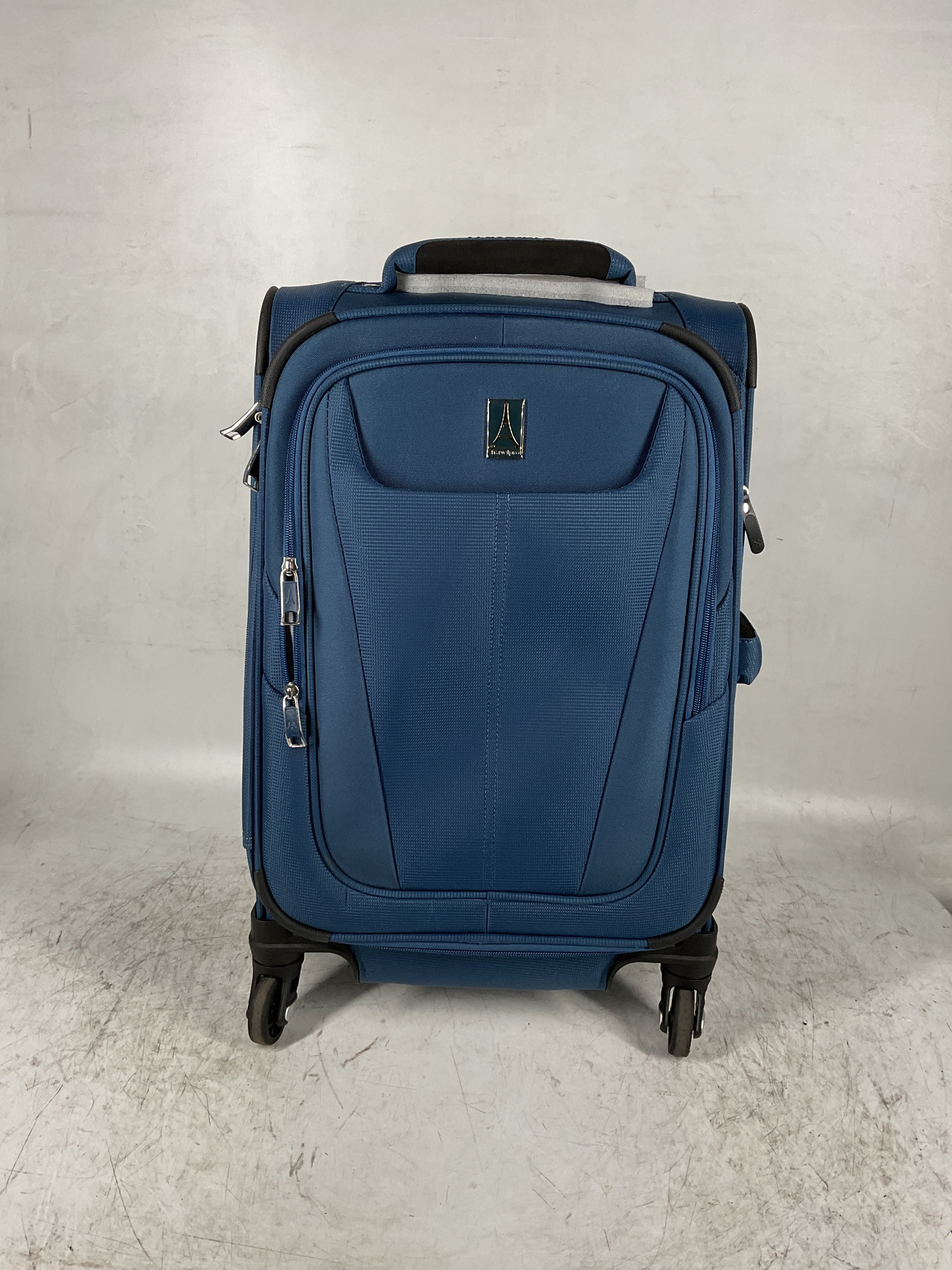 Travelpro Maxlite 5 Softside Expandable Luggage with 4 Spinner Wheels, Lightweight Suitcase, Men and Women ( Ensign Blue , Carry-on 21-Inch ) Ensign Blue Carry On 21 Inch U51