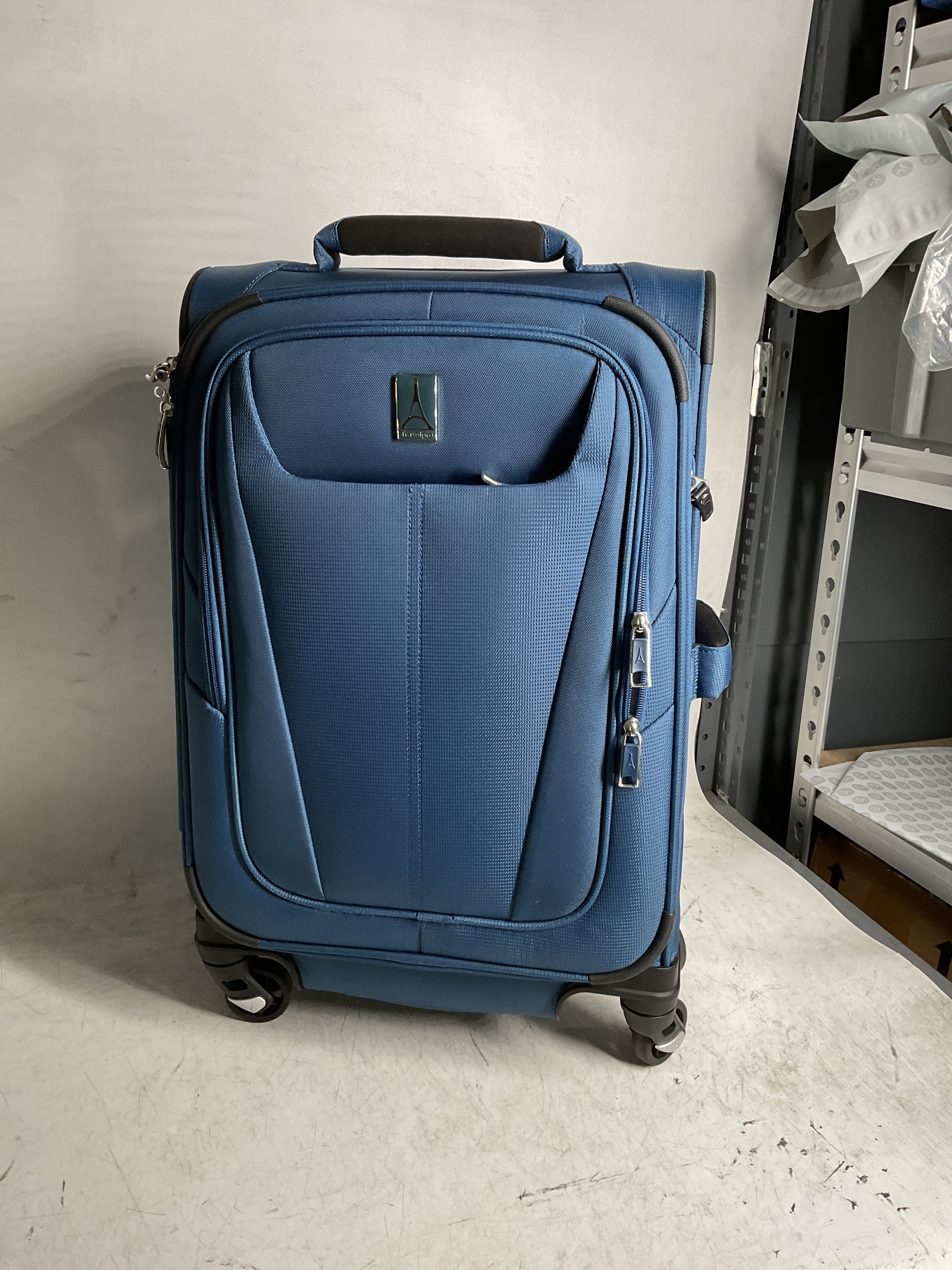 Travelpro Maxlite 5 Softside Expandable Luggage with 4 Spinner Wheels, Lightweight Suitcase, Men and Women ( Ensign Blue , Carry-on 21-Inch ) Ensign Blue Carry On 21 Inch U57