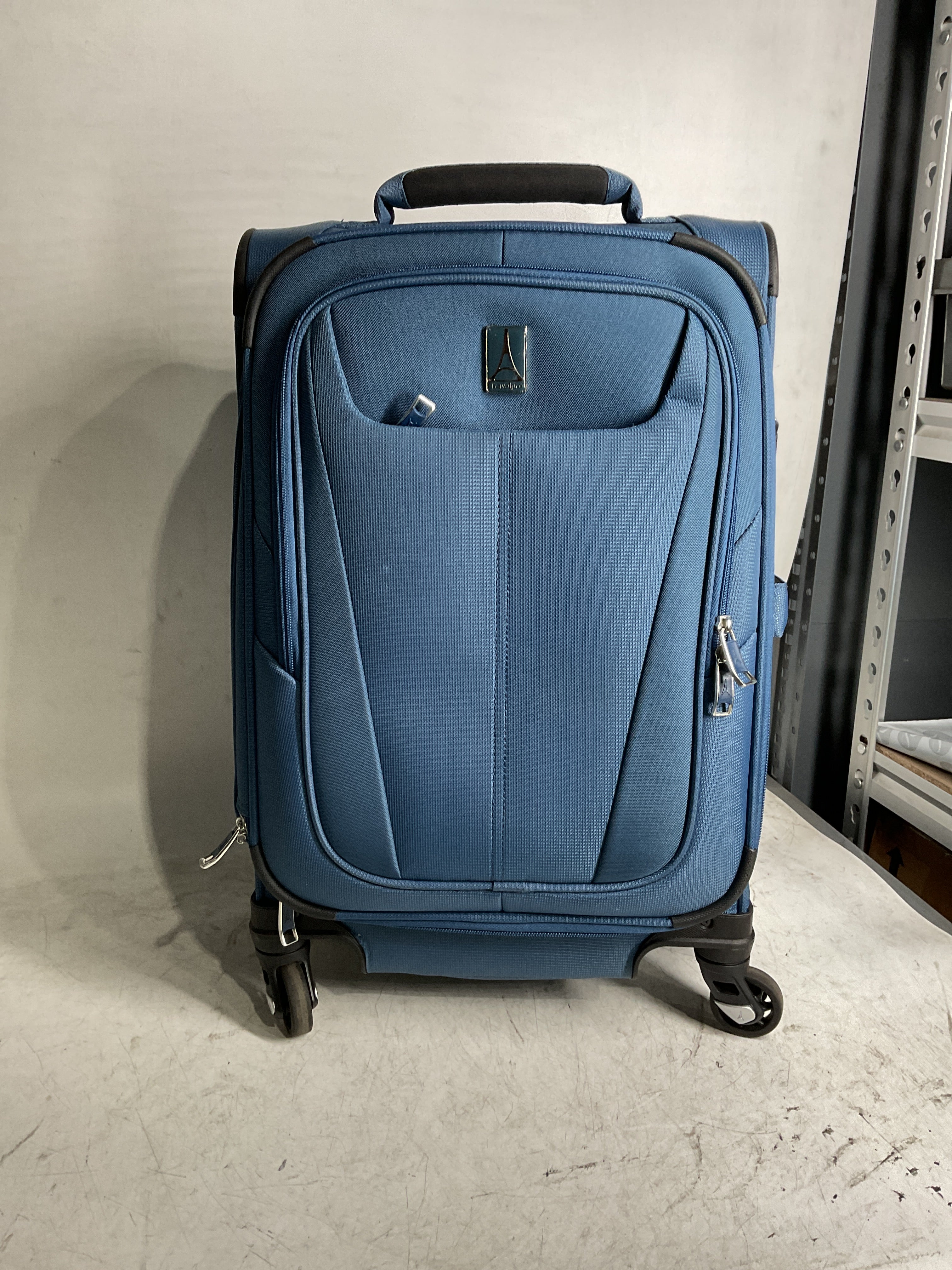 Travelpro Maxlite 5 Softside Expandable Luggage with 4 Spinner Wheels, Lightweight Suitcase, Men and Women ( Ensign Blue , Carry-on 21-Inch ) Ensign Blue Carry On 21 Inch U62