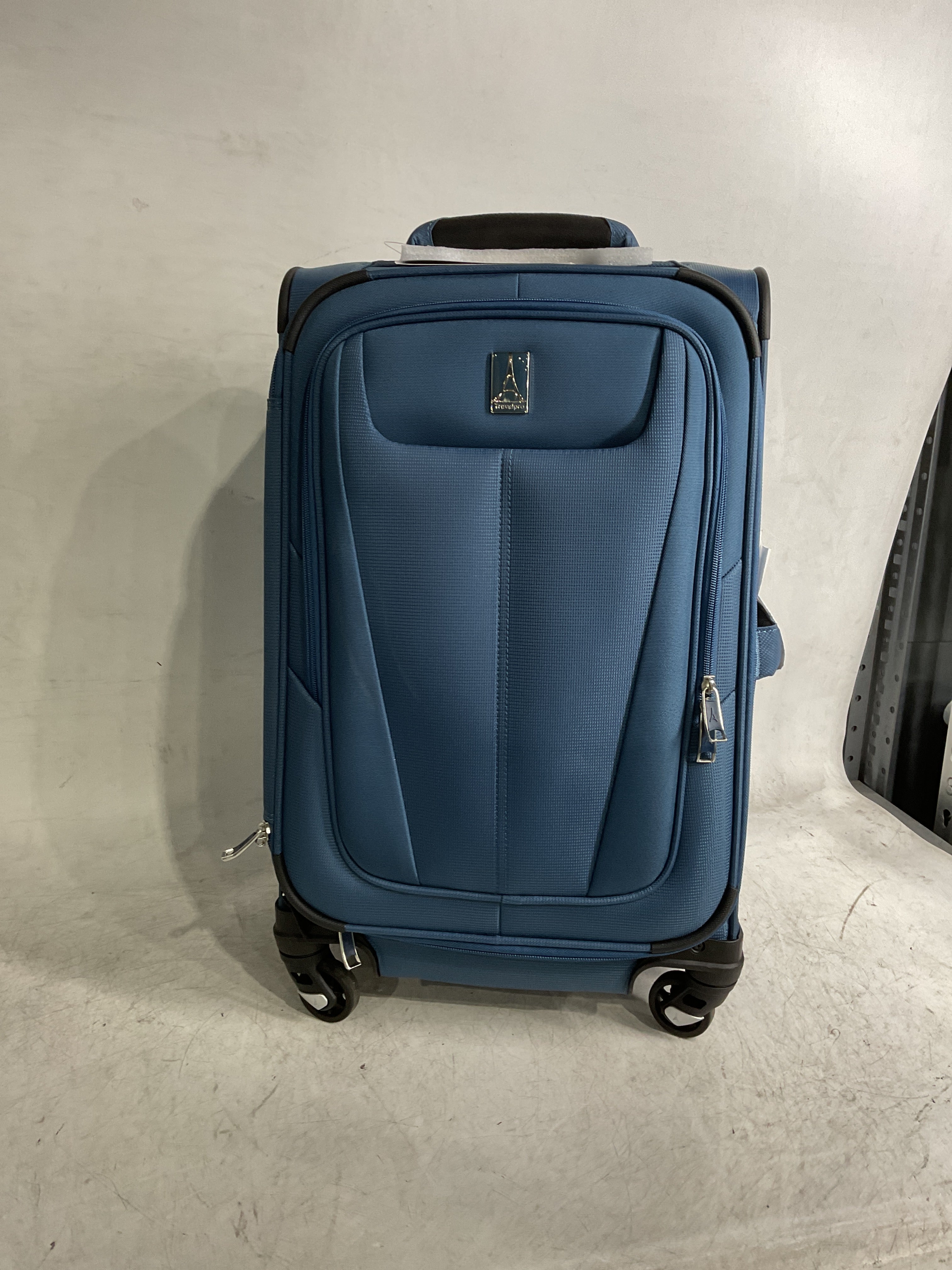 Travelpro Maxlite 5 Softside Expandable Luggage with 4 Spinner Wheels, Lightweight Suitcase, Men and Women ( Ensign Blue , Carry-on 21-Inch ) Ensign Blue Carry On 21 Inch U71