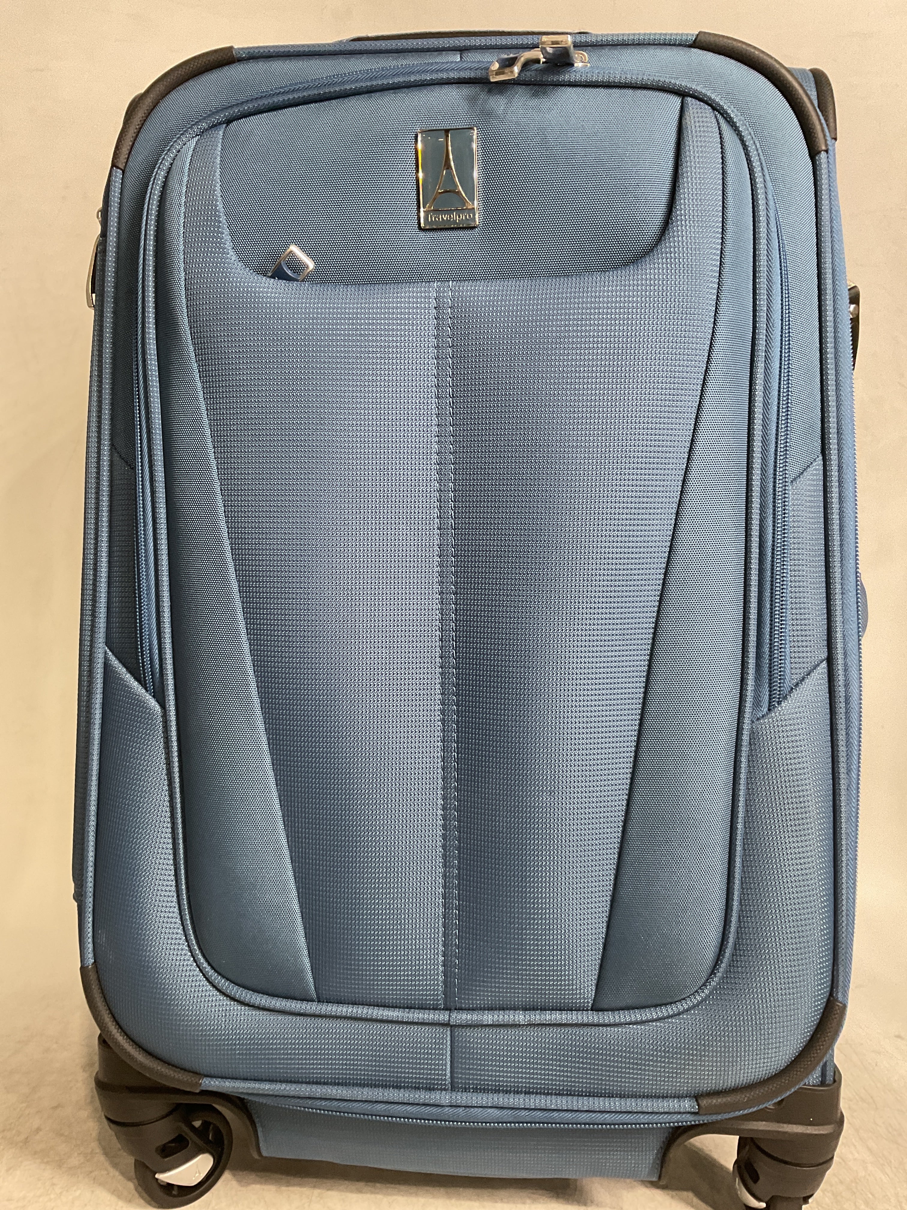 Travelpro Maxlite 5 Softside Expandable Luggage with 4 Spinner Wheels, Lightweight Suitcase, Men and Women ( Ensign Blue , Carry-on 21-Inch ) Ensign Blue Carry On 21 Inch U74