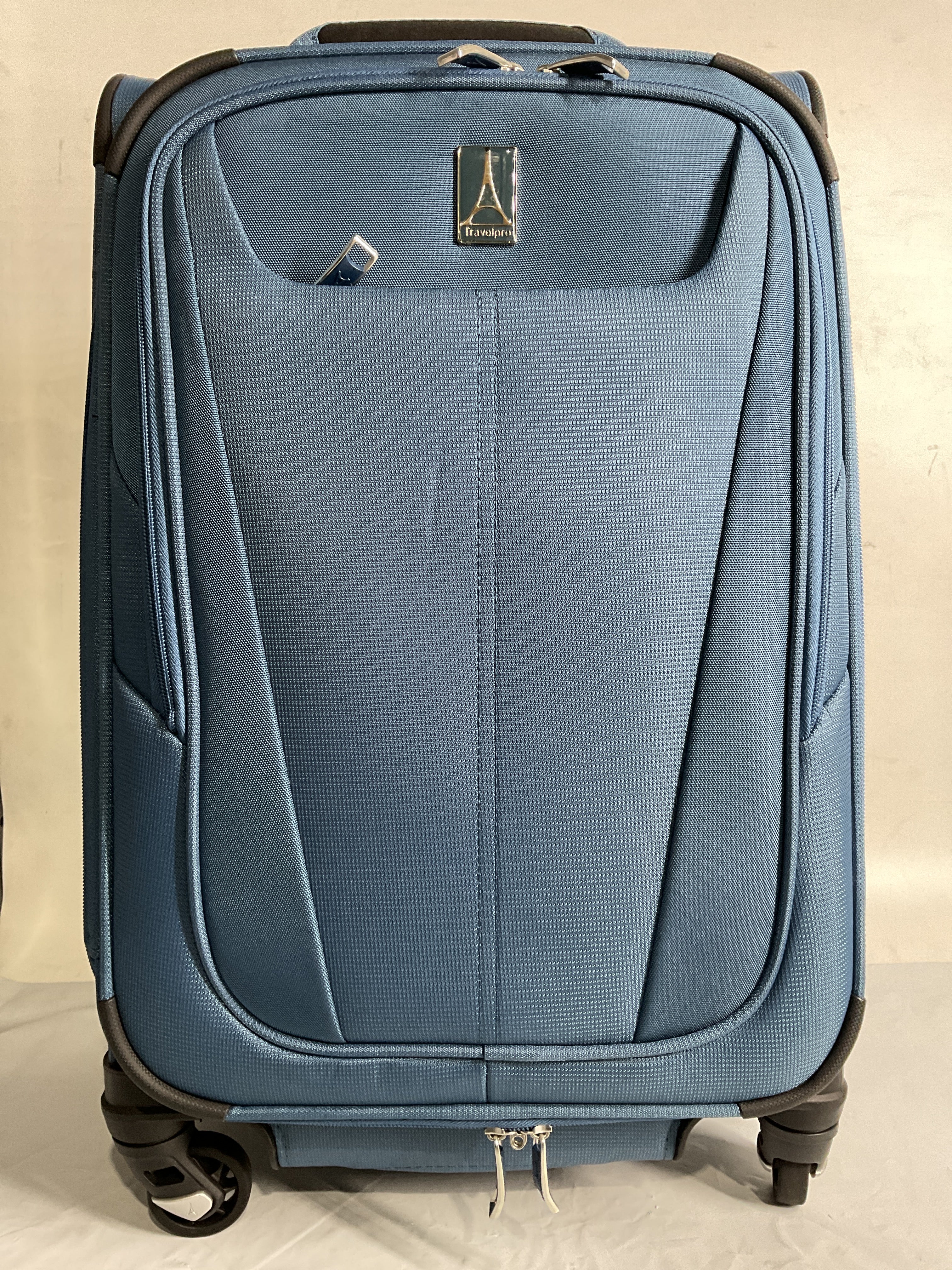 Travelpro Maxlite 5 Softside Expandable Luggage with 4 Spinner Wheels, Lightweight Suitcase, Men and Women ( Ensign Blue , Carry-on 21-Inch ) Ensign Blue Carry On 21 Inch U76