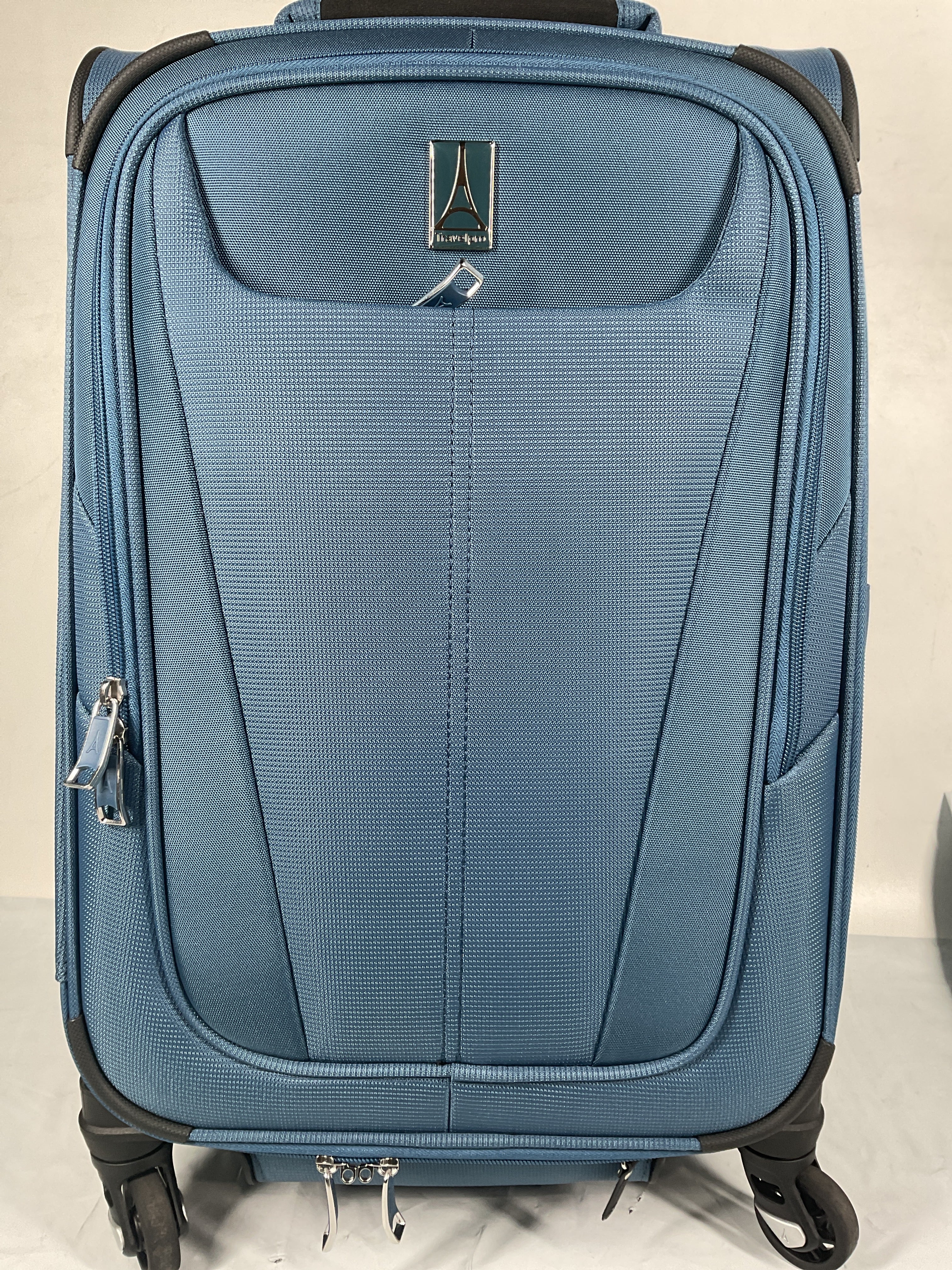 Travelpro Maxlite 5 Softside Expandable Luggage with 4 Spinner Wheels, Lightweight Suitcase, Men and Women ( Ensign Blue , Carry-on 21-Inch ) Ensign Blue Carry On 21 Inch U80