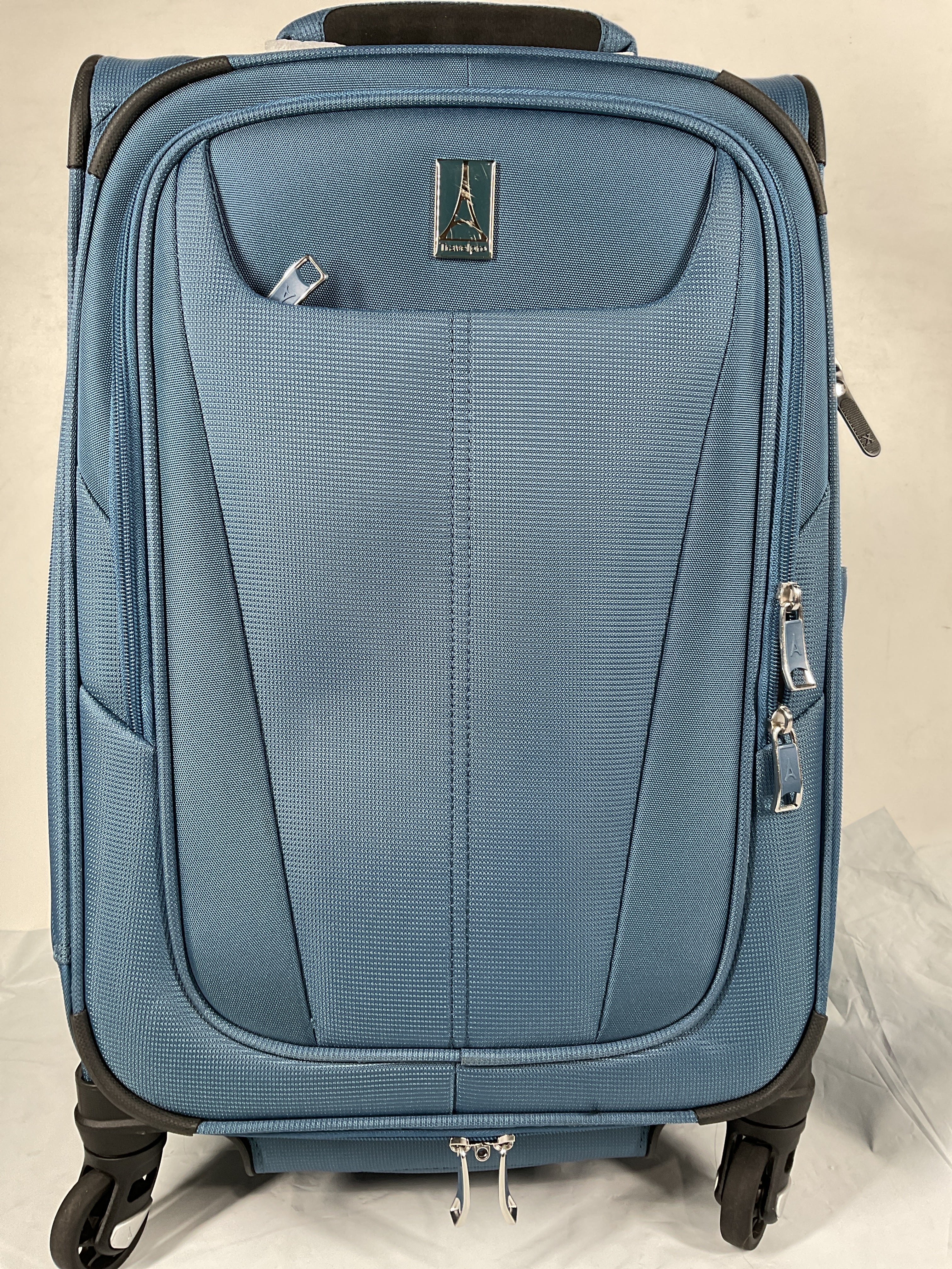 Travelpro Maxlite 5 Softside Expandable Luggage with 4 Spinner Wheels, Lightweight Suitcase, Men and Women ( Ensign Blue , Carry-on 21-Inch ) Ensign Blue Carry On 21 Inch U82