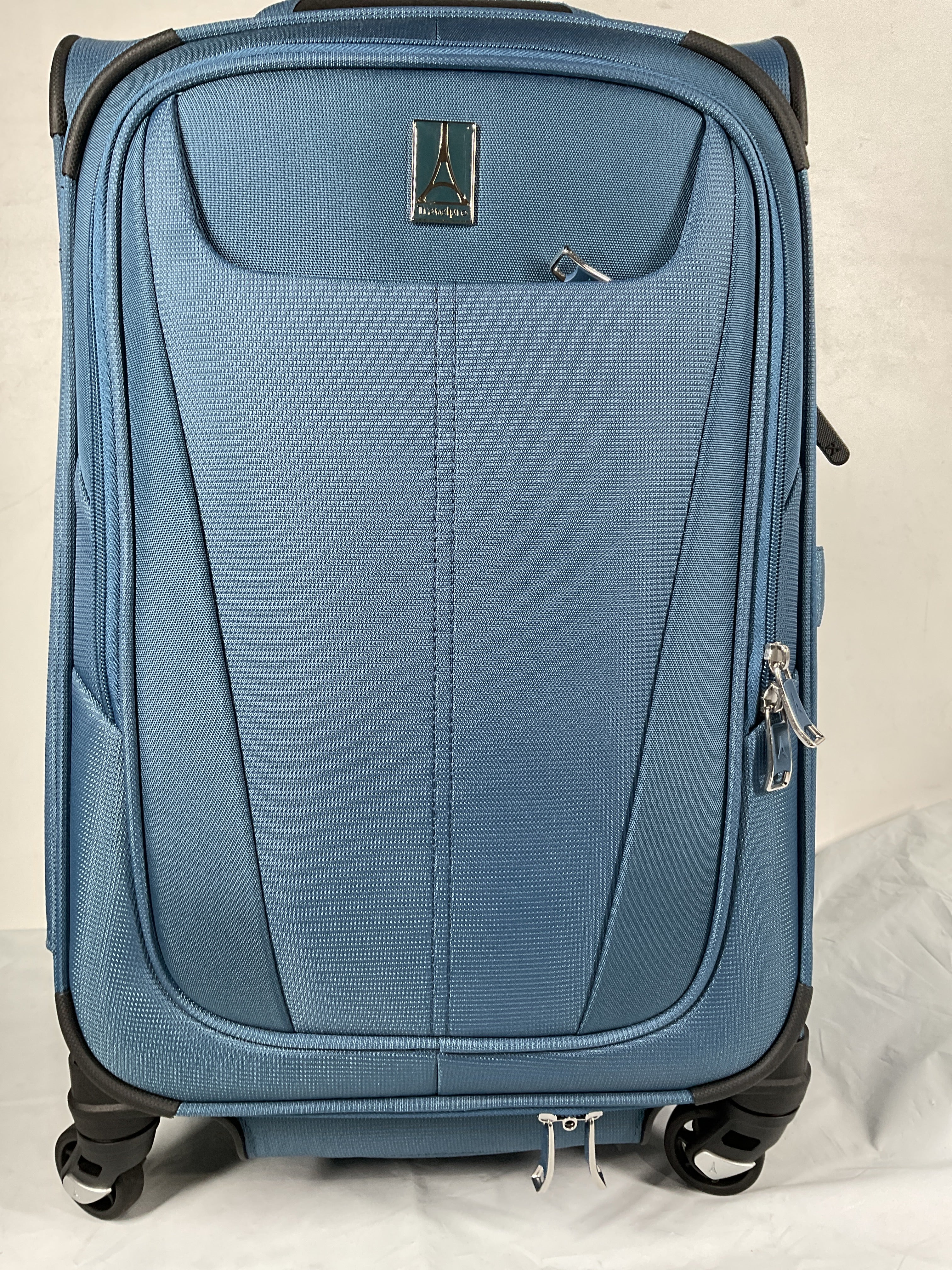 Travelpro Maxlite 5 Softside Expandable Luggage with 4 Spinner Wheels, Lightweight Suitcase, Men and Women ( Ensign Blue , Carry-on 21-Inch ) Ensign Blue Carry On 21 Inch U83