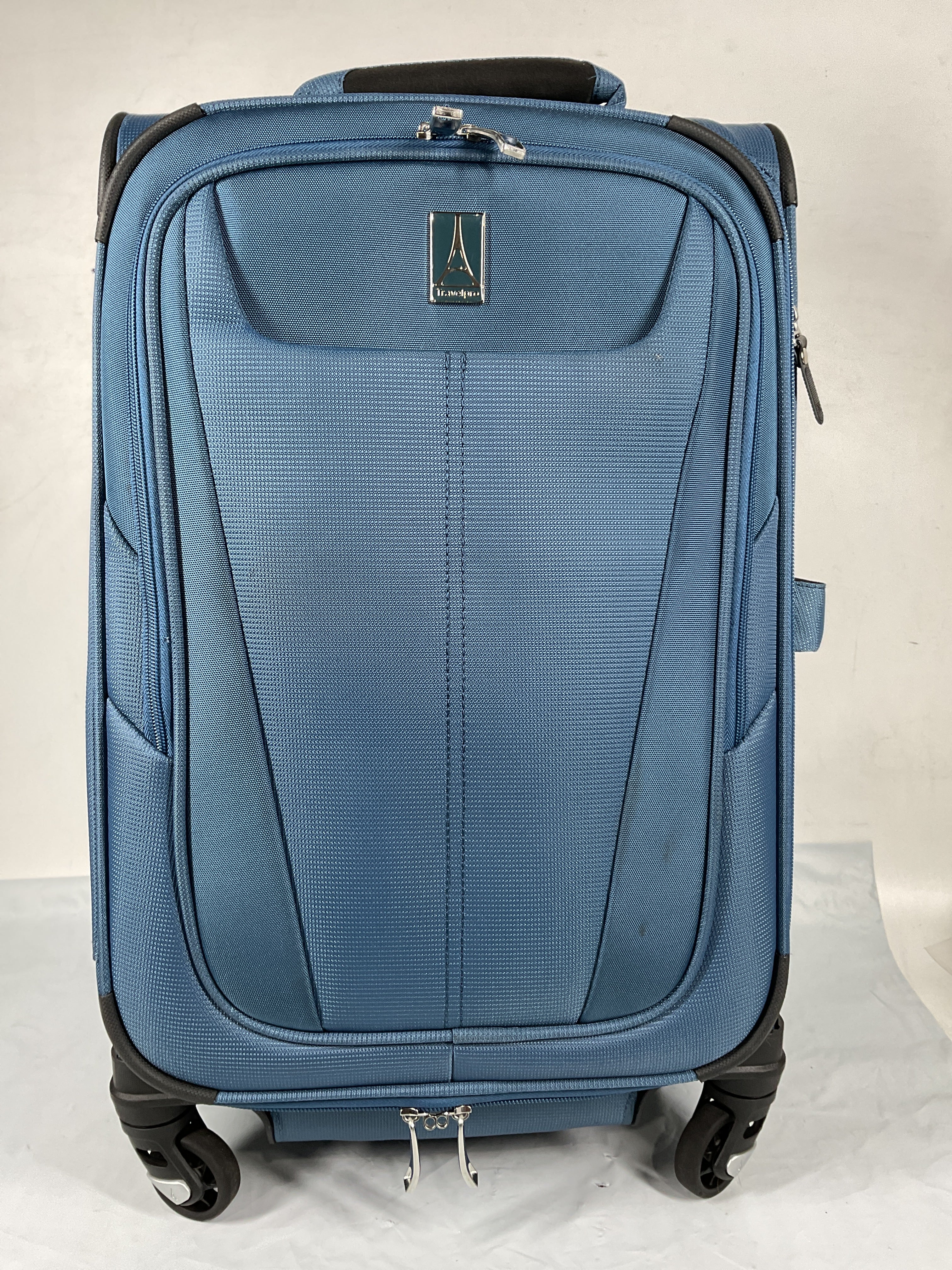 Travelpro Maxlite 5 Softside Expandable Luggage with 4 Spinner Wheels, Lightweight Suitcase, Men and Women ( Ensign Blue , Carry-on 21-Inch ) Ensign Blue Carry On 21 Inch U86