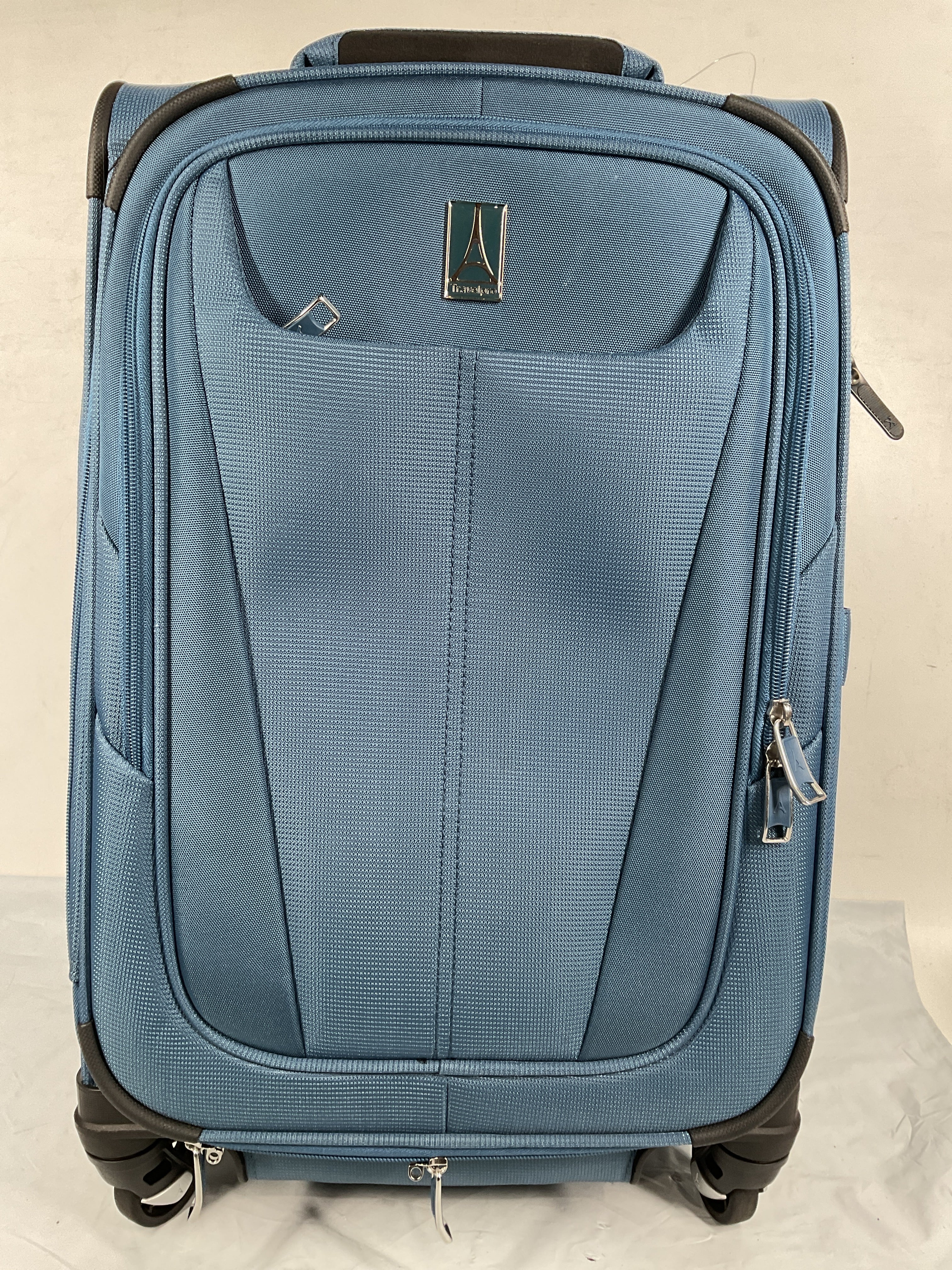 Travelpro Maxlite 5 Softside Expandable Luggage with 4 Spinner Wheels, Lightweight Suitcase, Men and Women ( Ensign Blue , Carry-on 21-Inch ) Ensign Blue Carry On 21 Inch U88