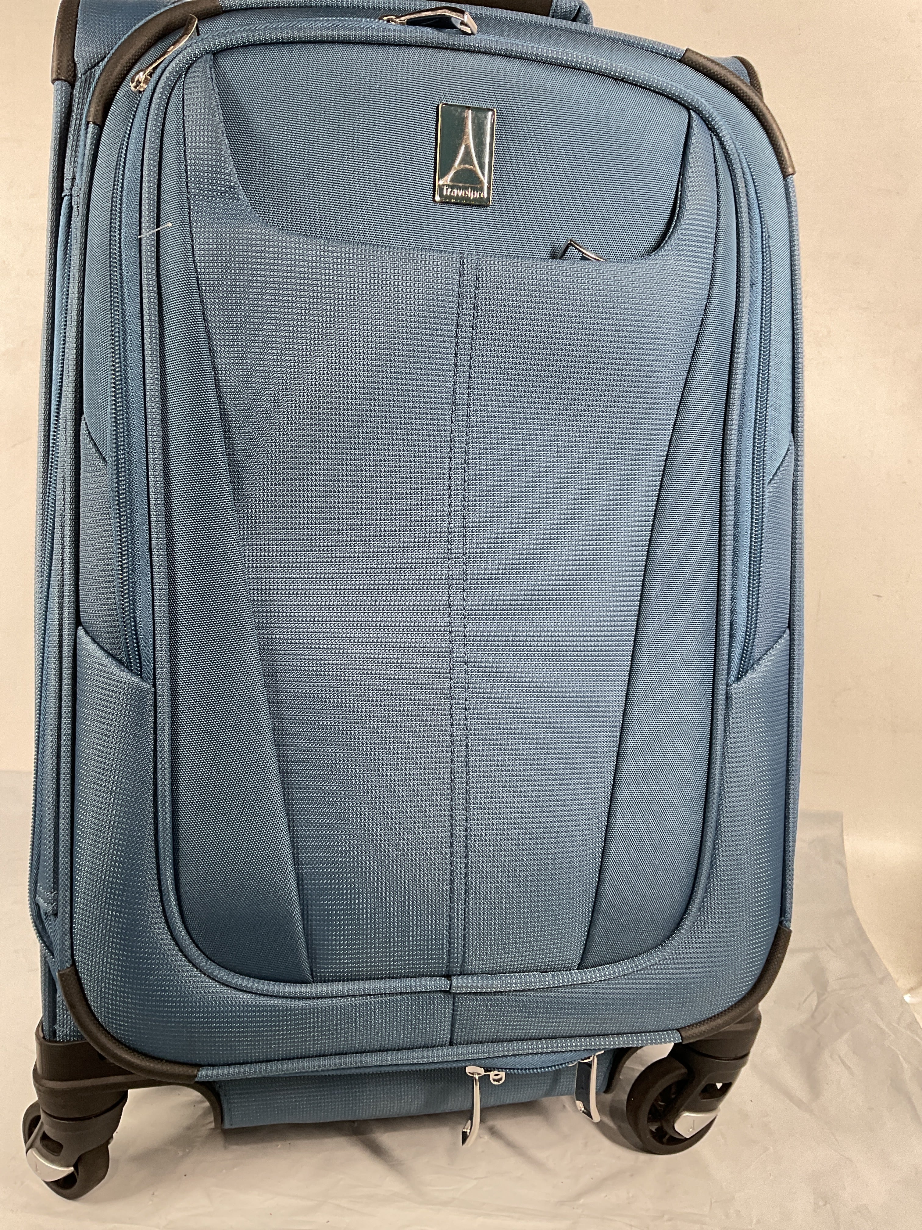 Travelpro Maxlite 5 Softside Expandable Luggage with 4 Spinner Wheels, Lightweight Suitcase, Men and Women ( Ensign Blue , Carry-on 21-Inch ) Ensign Blue Carry On 21 Inch U89