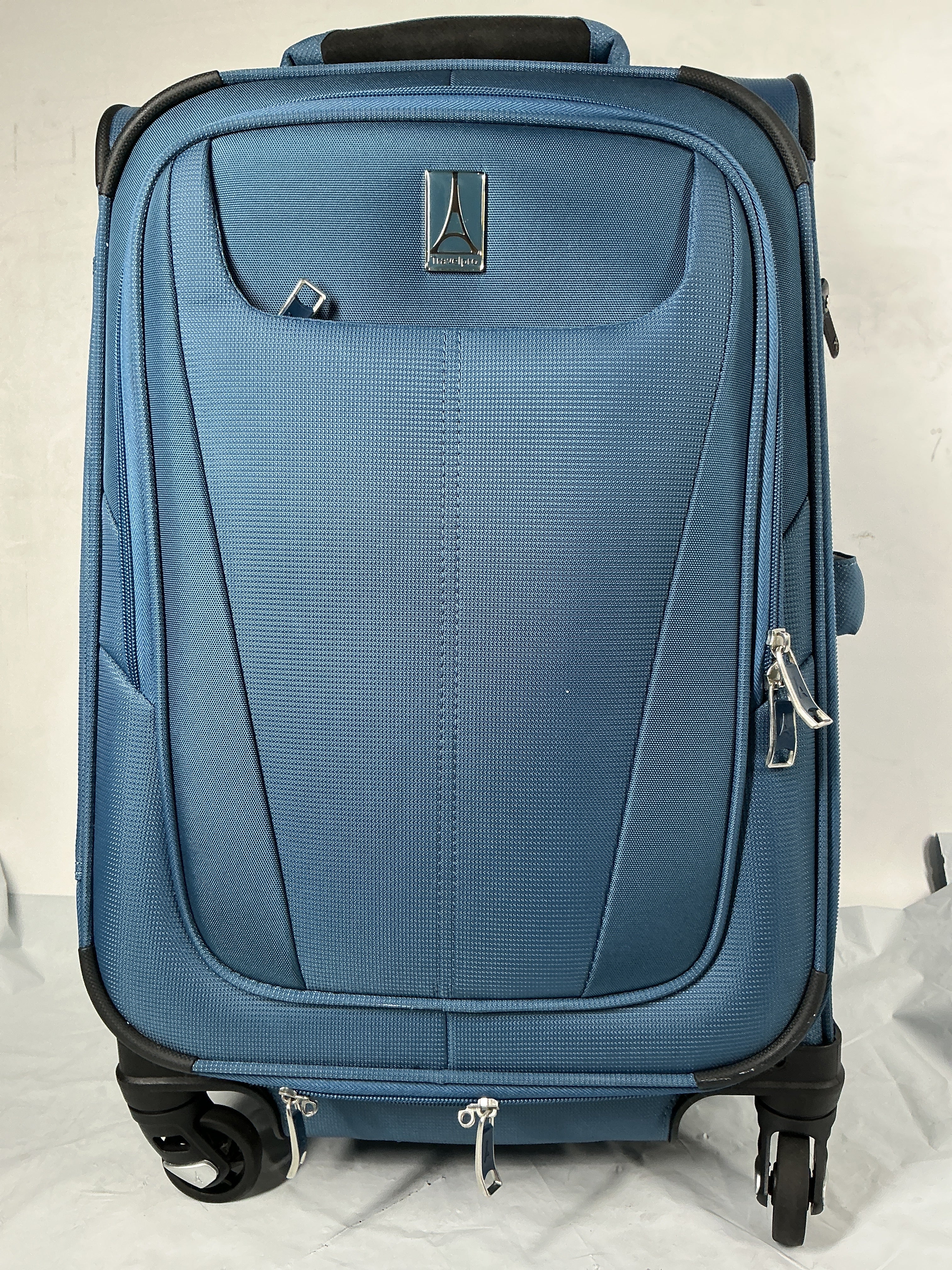 Travelpro Maxlite 5 Softside Expandable Luggage with 4 Spinner Wheels, Lightweight Suitcase, Men and Women ( Ensign Blue , Compact Carry-on 20-Inch ) Ensign Blue Compact Carry On 20 Inch U17
