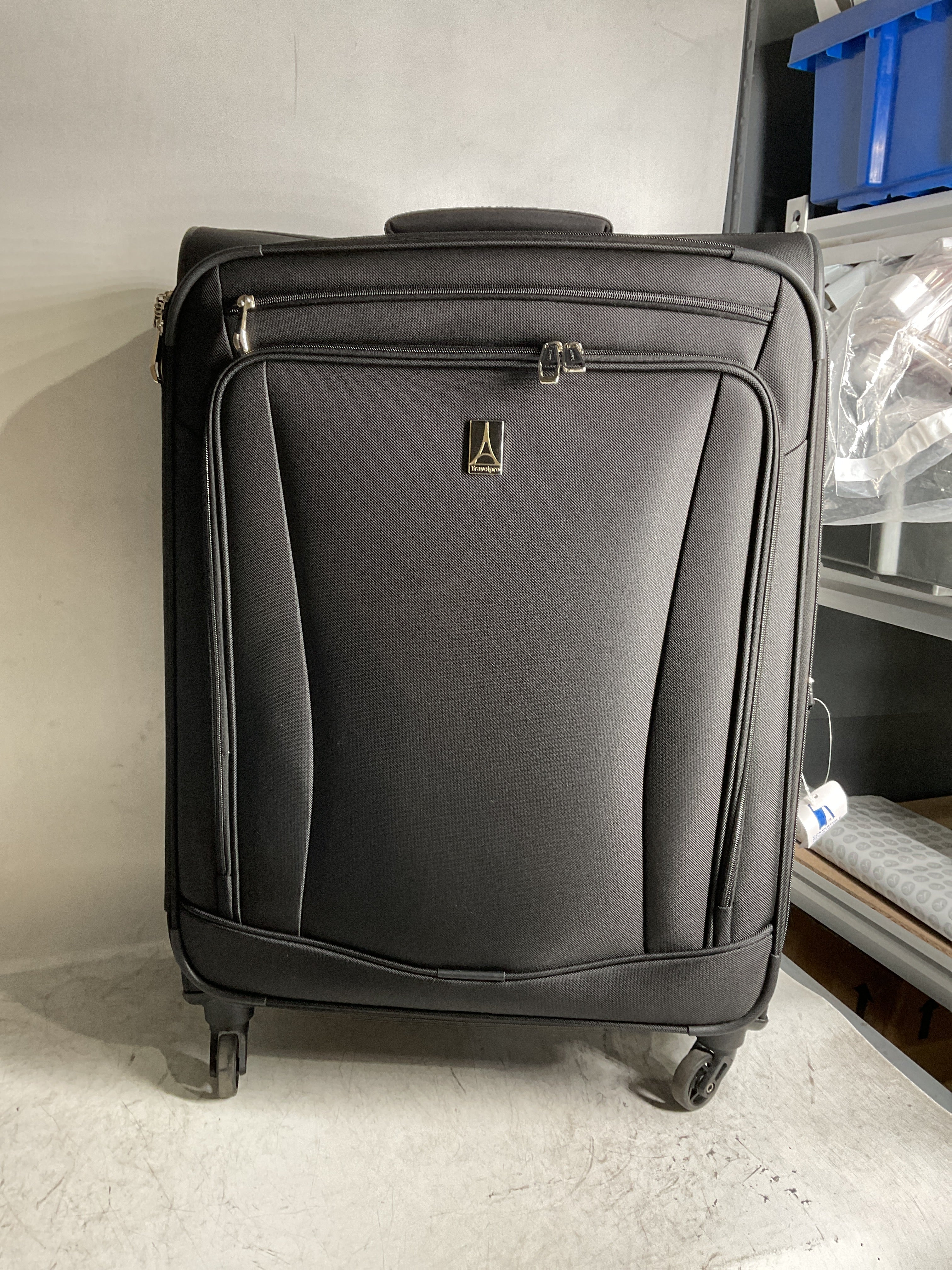 Travelpro Maxlite 5 Softside Expandable Luggage with 4 Spinner Wheels, Lightweight Suitcase, Men and Women ( Black , Checked-Medium 25-Inch ) Black Checked Medium 25 Inch U23