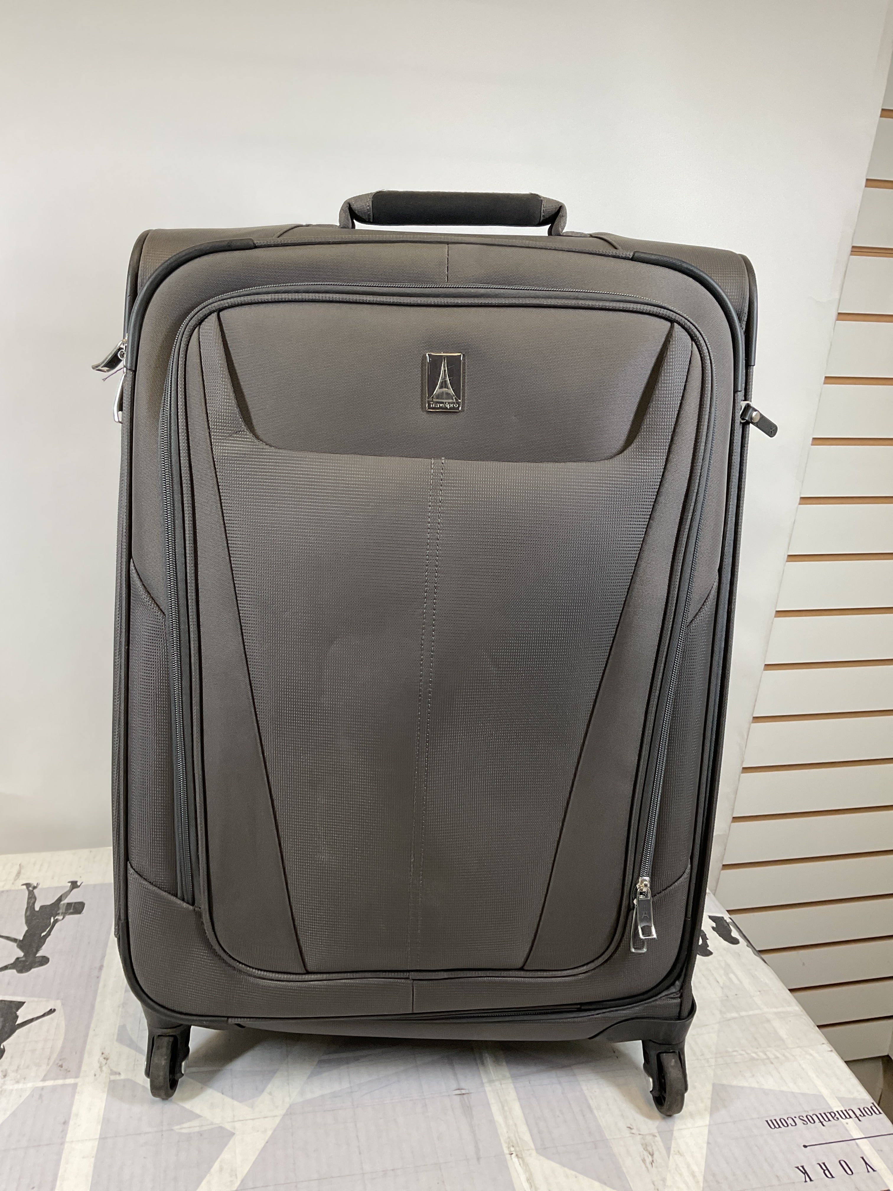 Travelpro Maxlite 5 Softside Expandable Luggage with 4 Spinner Wheels, Lightweight Suitcase, Men and Women ( Shadow Grey , Checked-Medium 25-Inch ) Shadow Grey Checked Medium 25 Inch U15