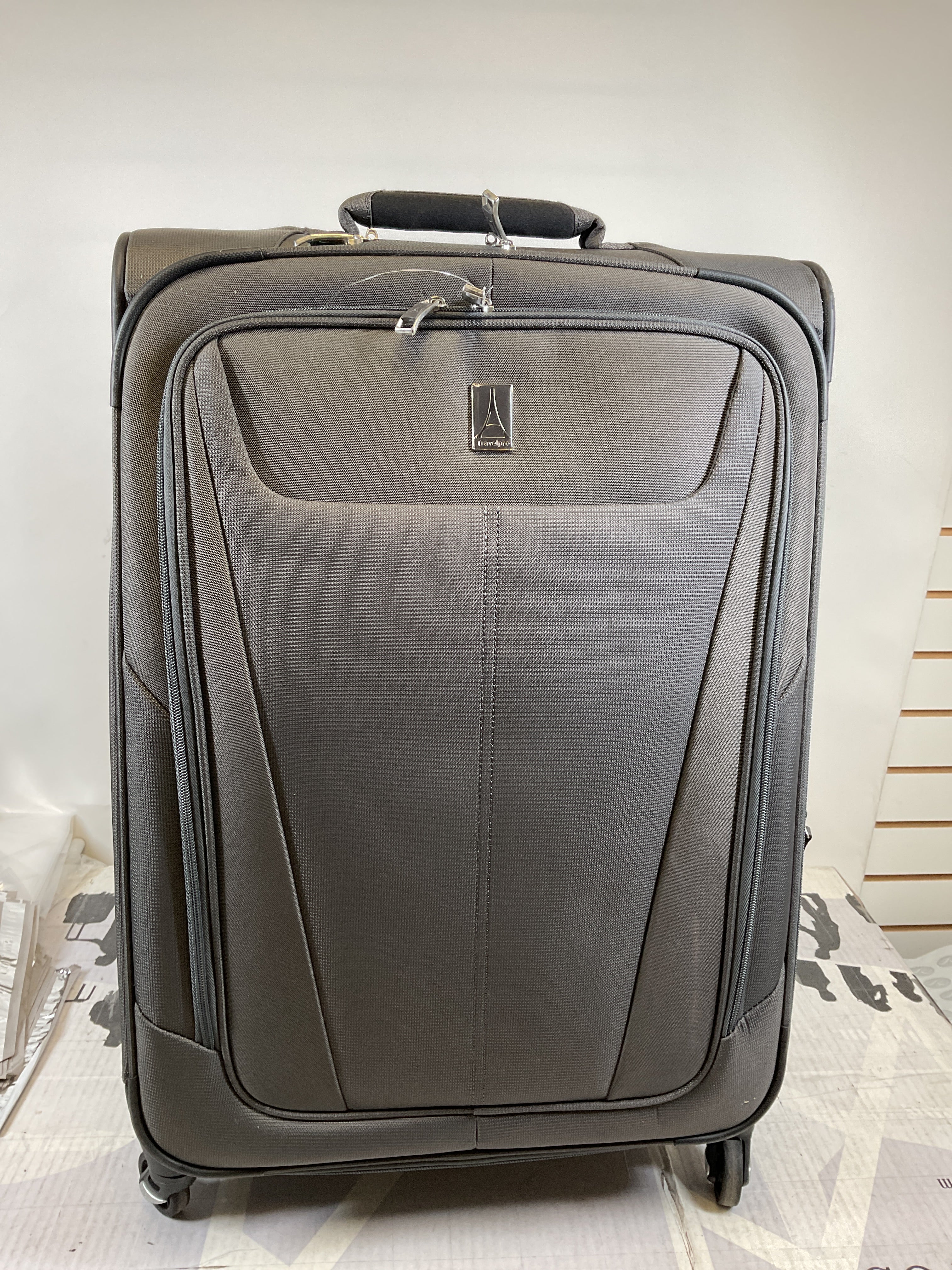 Travelpro Maxlite 5 Softside Expandable Luggage with 4 Spinner Wheels, Lightweight Suitcase, Men and Women ( Shadow Grey , Checked-Medium 25-Inch ) Shadow Grey Checked Medium 25 Inch U24
