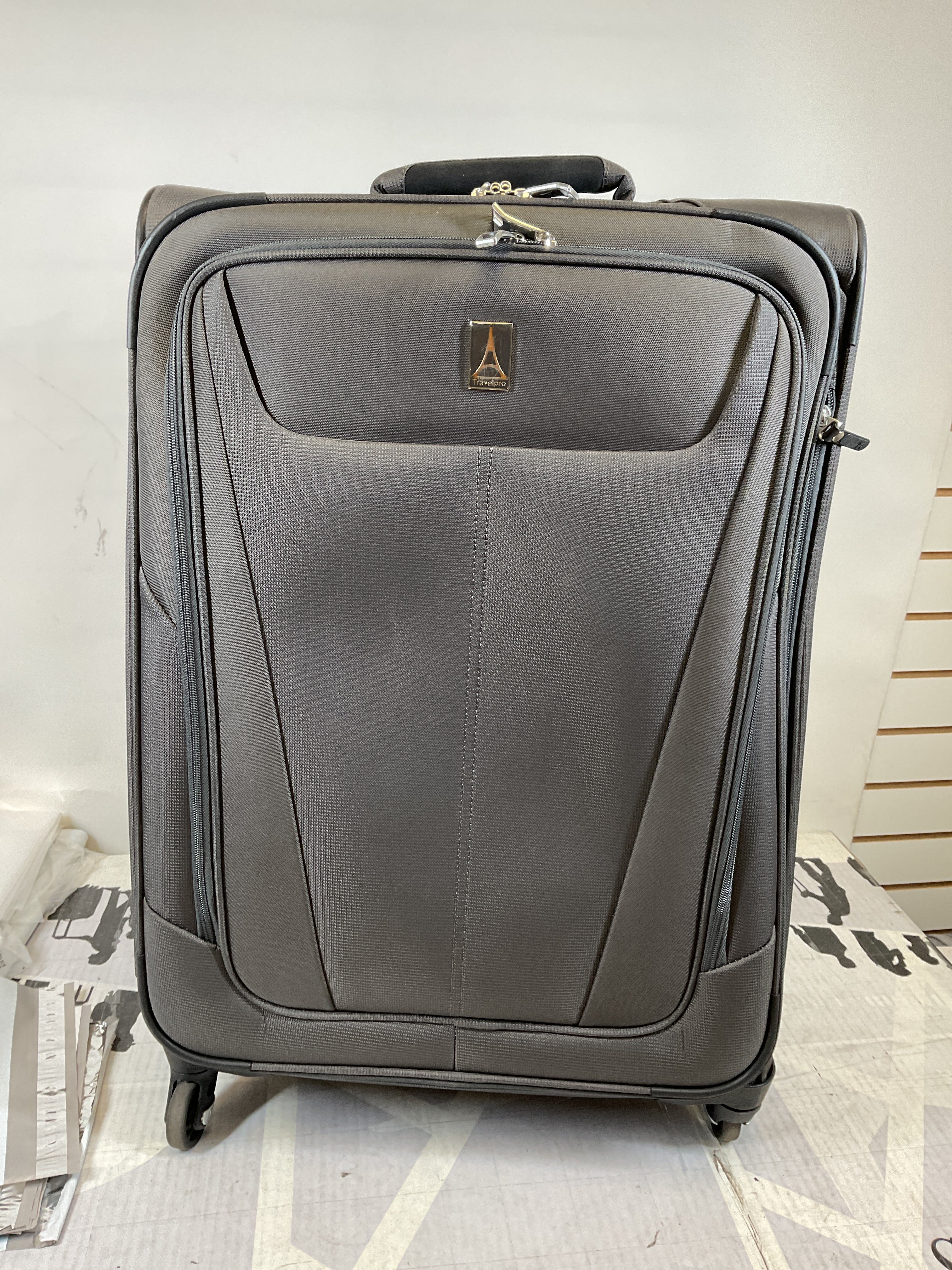 Travelpro Maxlite 5 Softside Expandable Luggage with 4 Spinner Wheels, Lightweight Suitcase, Men and Women ( Shadow Grey , Checked-Medium 25-Inch ) Shadow Grey Checked Medium 25 Inch U25