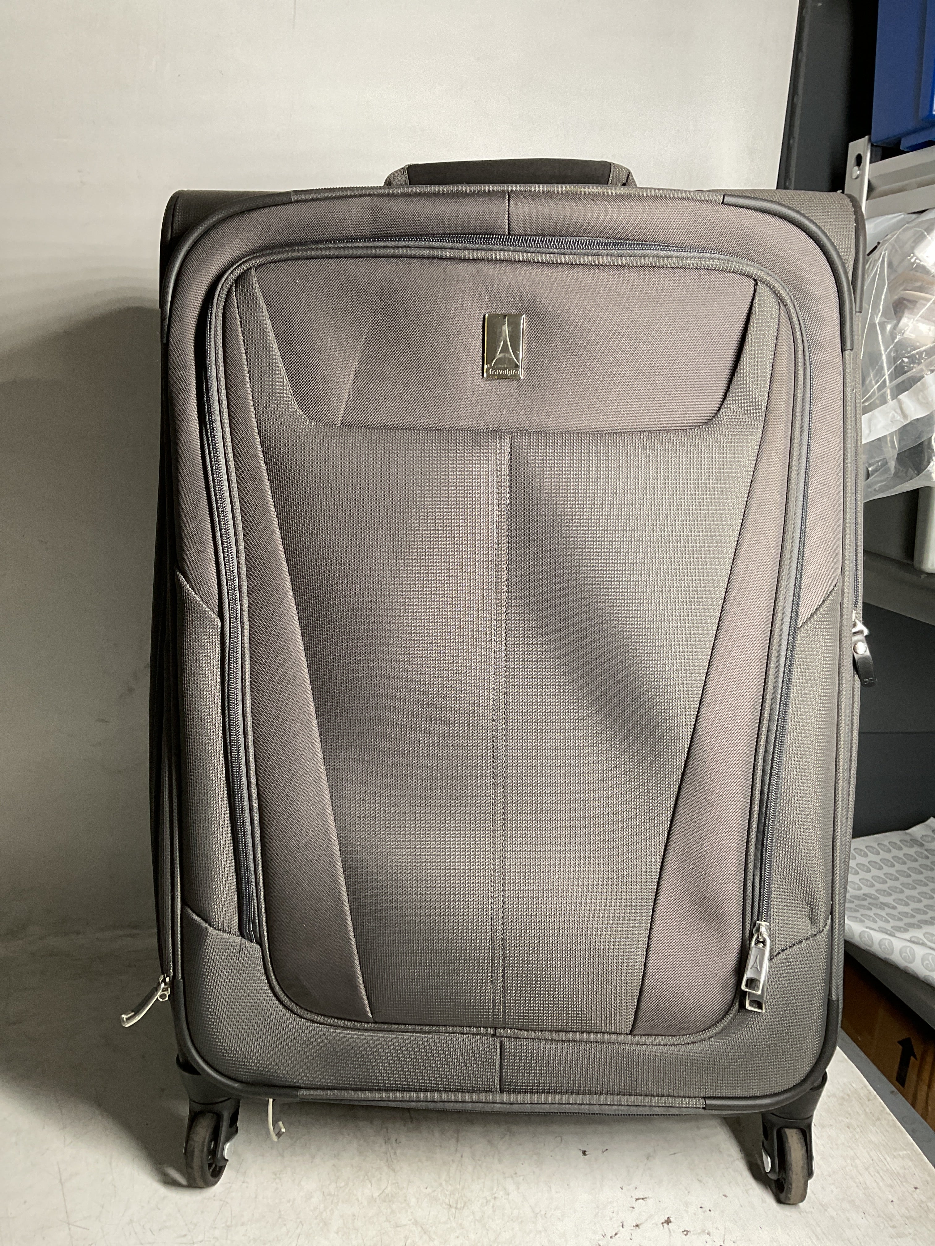 Travelpro Maxlite 5 Softside Expandable Luggage with 4 Spinner Wheels, Lightweight Suitcase, Men and Women ( Shadow Grey , Checked-Medium 25-Inch ) Shadow Grey Checked Medium 25 Inch U3