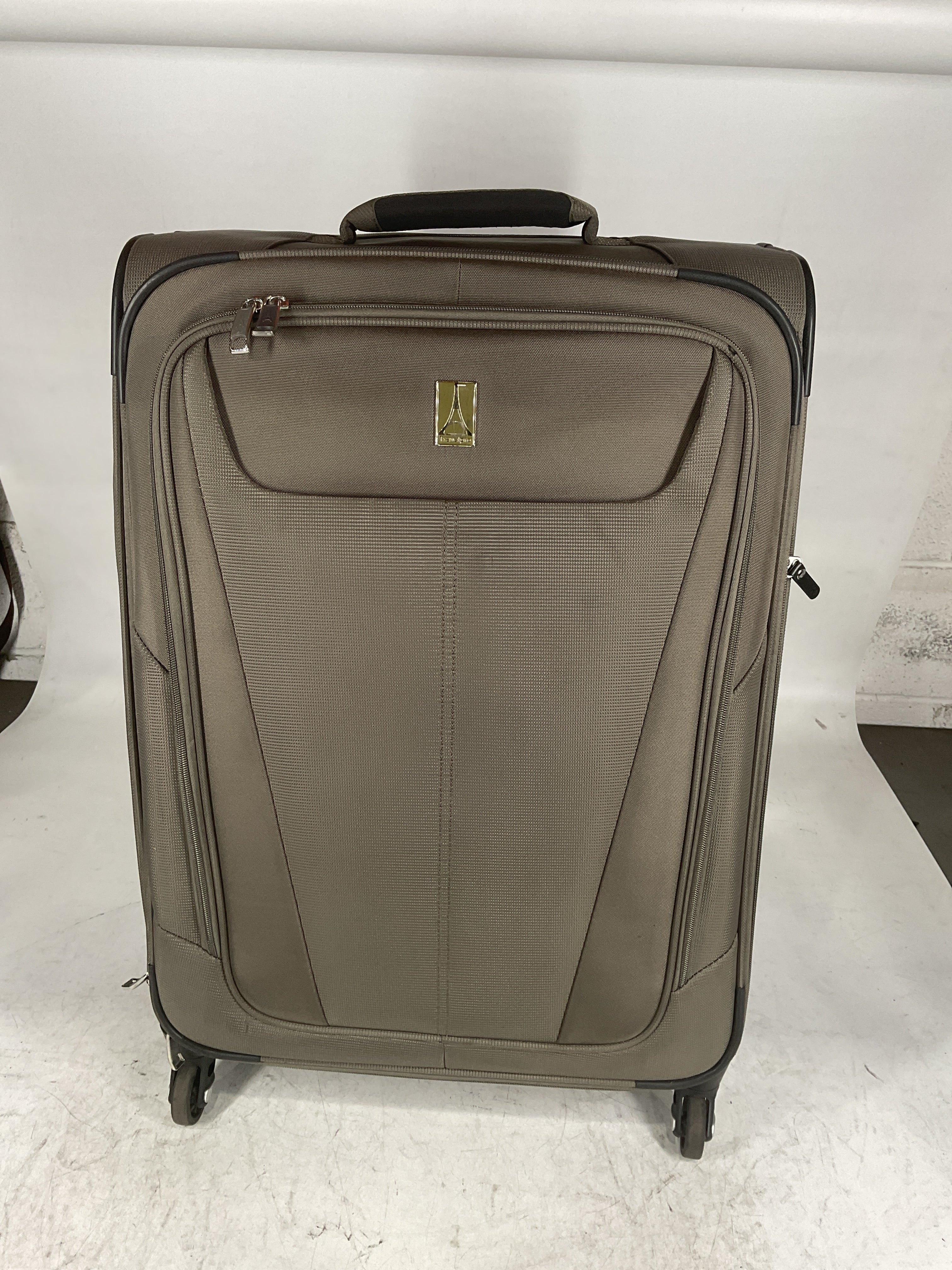 Travelpro Maxlite 5 Softside Expandable Luggage with 4 Spinner Wheels, Lightweight Suitcase, Men and Women U6