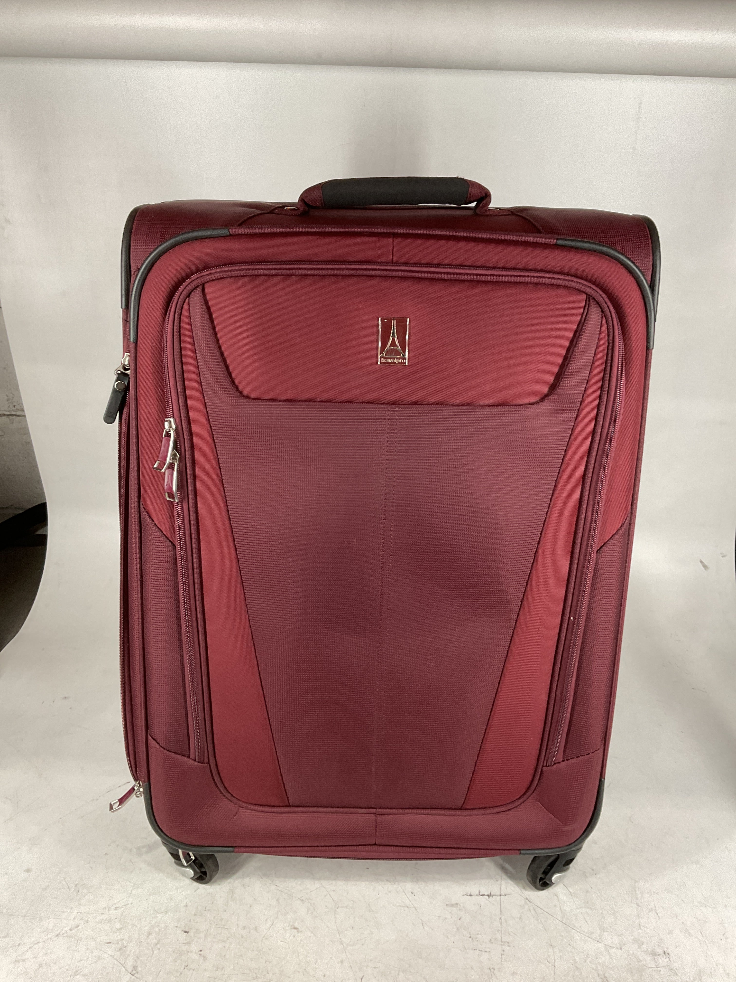 Travelpro Maxlite 5 Softside Expandable Luggage with 4 Spinner Wheels, Lightweight Suitcase, Men and Women U10