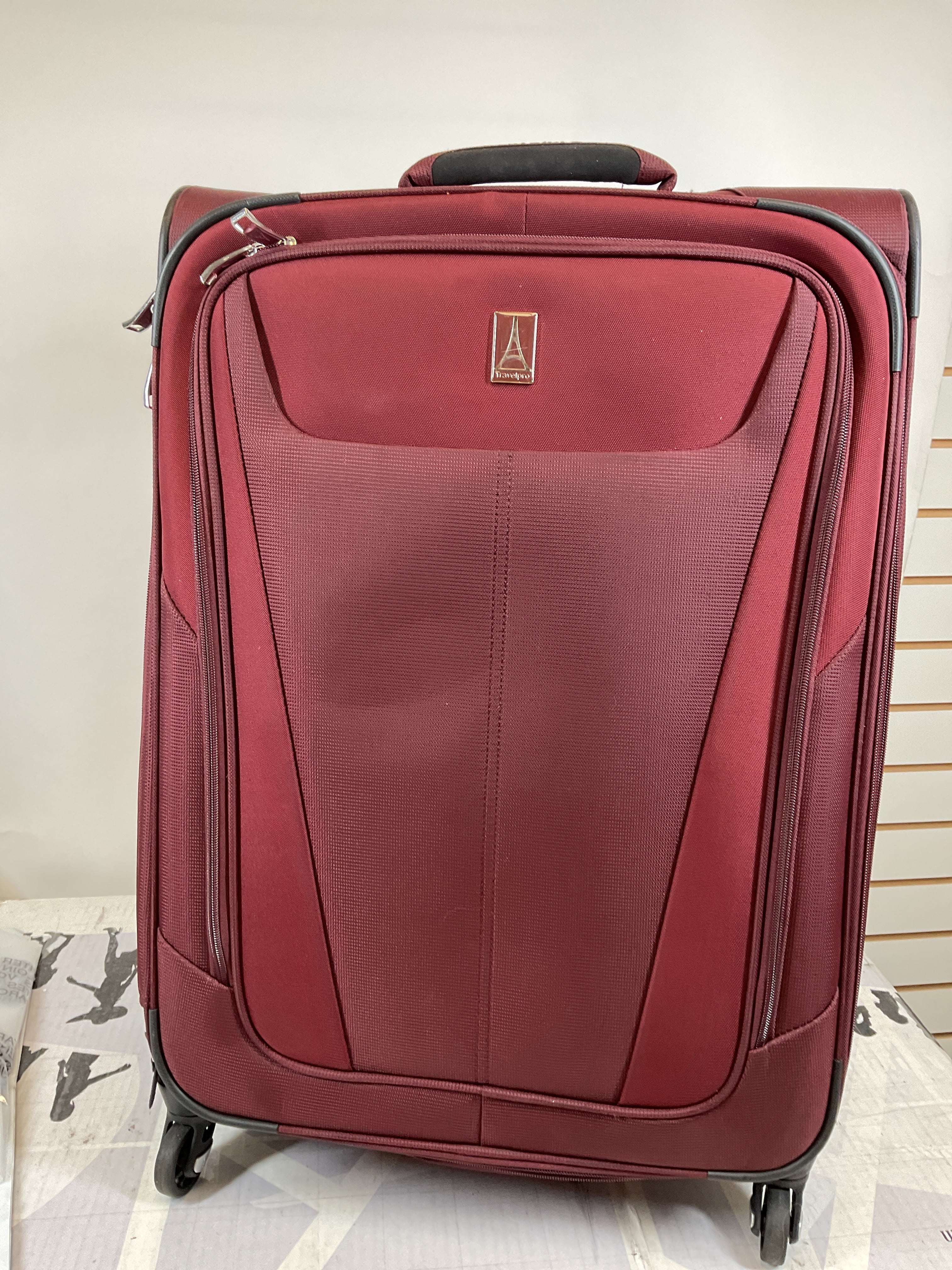 Travelpro Maxlite 5 Softside Expandable Luggage with 4 Spinner Wheels, Lightweight Suitcase, Men and Women ( Burgundy , Checked-Medium 25-Inch ) Burgundy Checked Medium 25 Inch U26