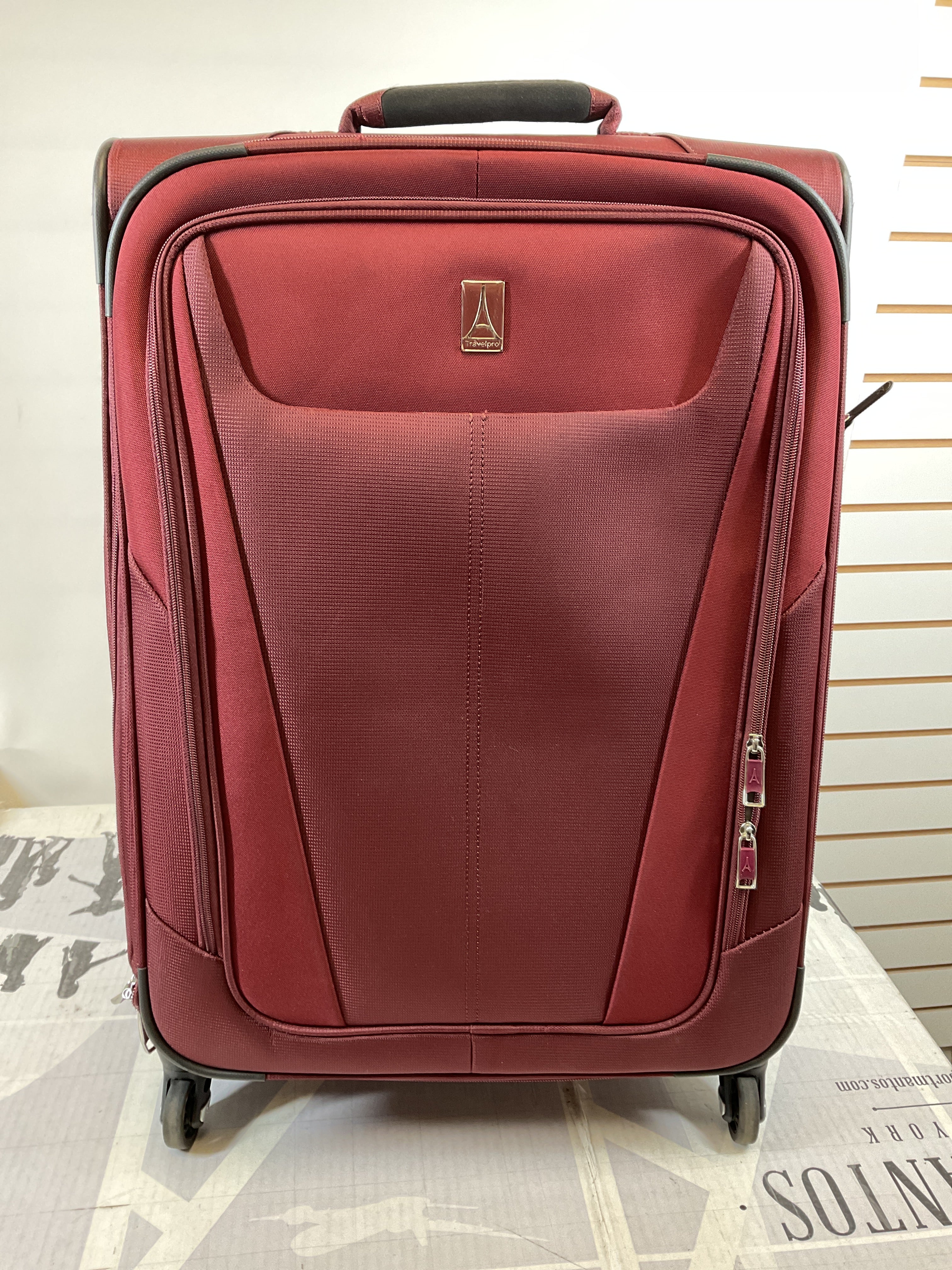 Travelpro Maxlite 5 Softside Expandable Luggage with 4 Spinner Wheels, Lightweight Suitcase, Men and Women ( Burgundy , Checked-Medium 25-Inch ) Burgundy Checked Medium 25 Inch U29