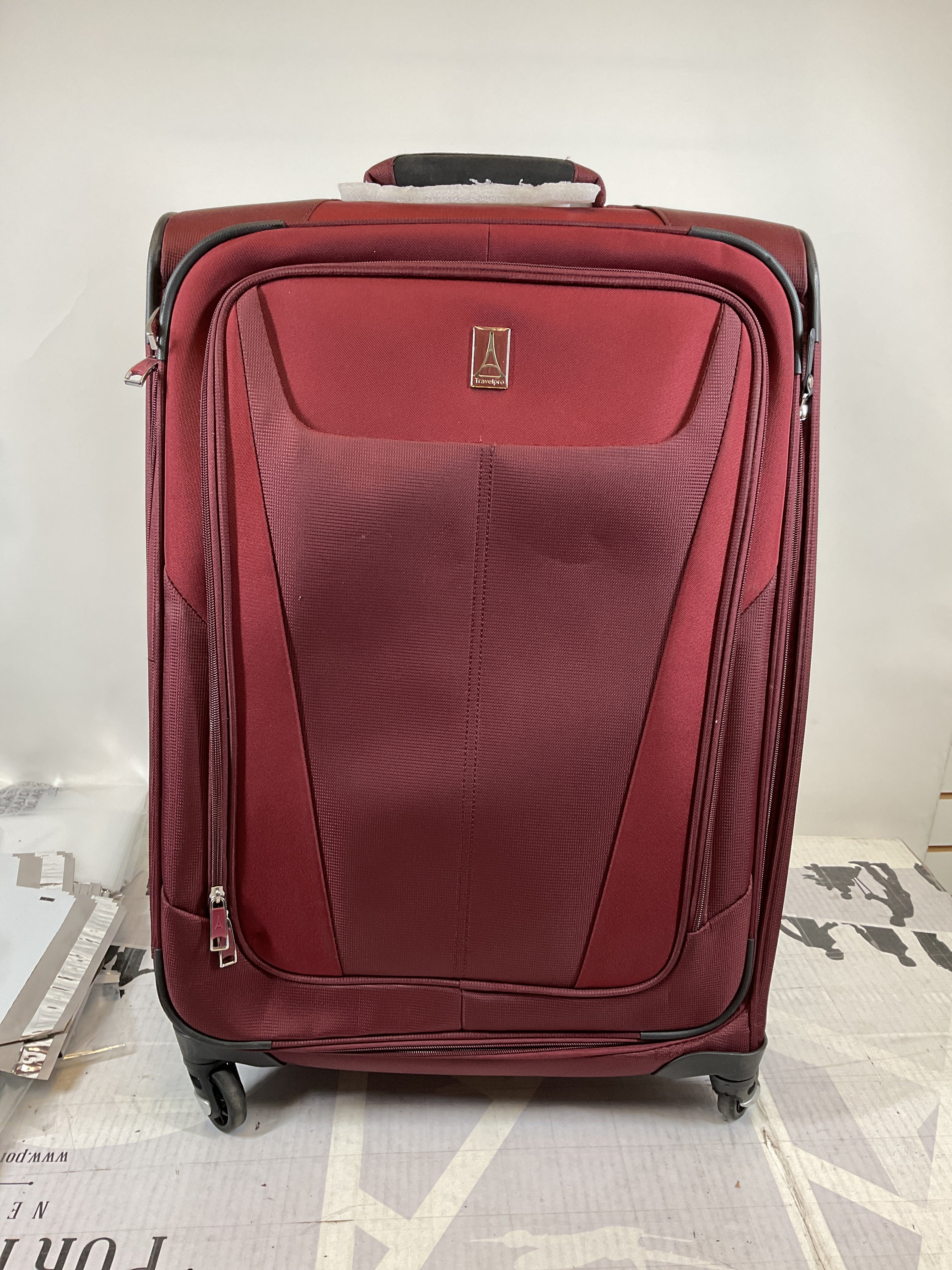 Travelpro Maxlite 5 Softside Expandable Luggage with 4 Spinner Wheels, Lightweight Suitcase, Men and Women ( Burgundy , Checked-Medium 25-Inch ) Burgundy Checked Medium 25 Inch U30