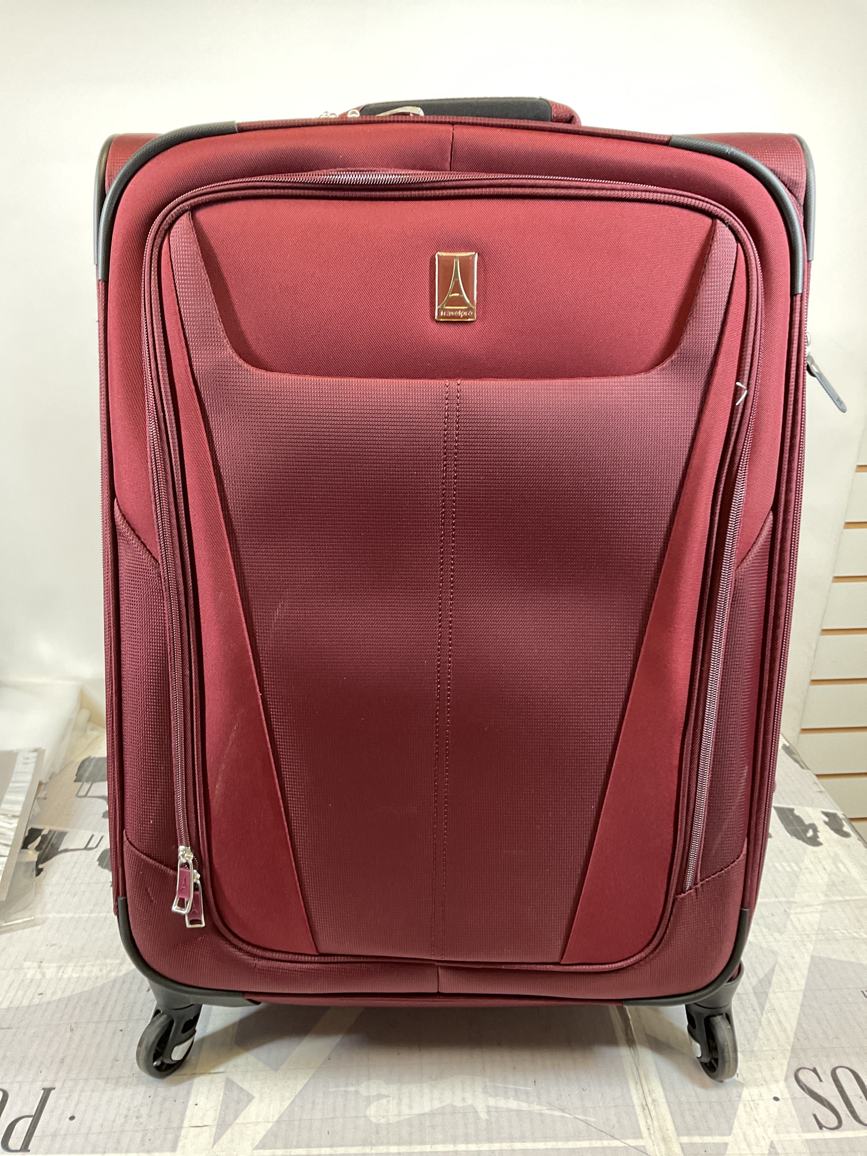 Travelpro Maxlite 5 Softside Expandable Luggage with 4 Spinner Wheels, Lightweight Suitcase, Men and Women ( Burgundy , Checked-Medium 25-Inch ) Burgundy Checked Medium 25 Inch U31