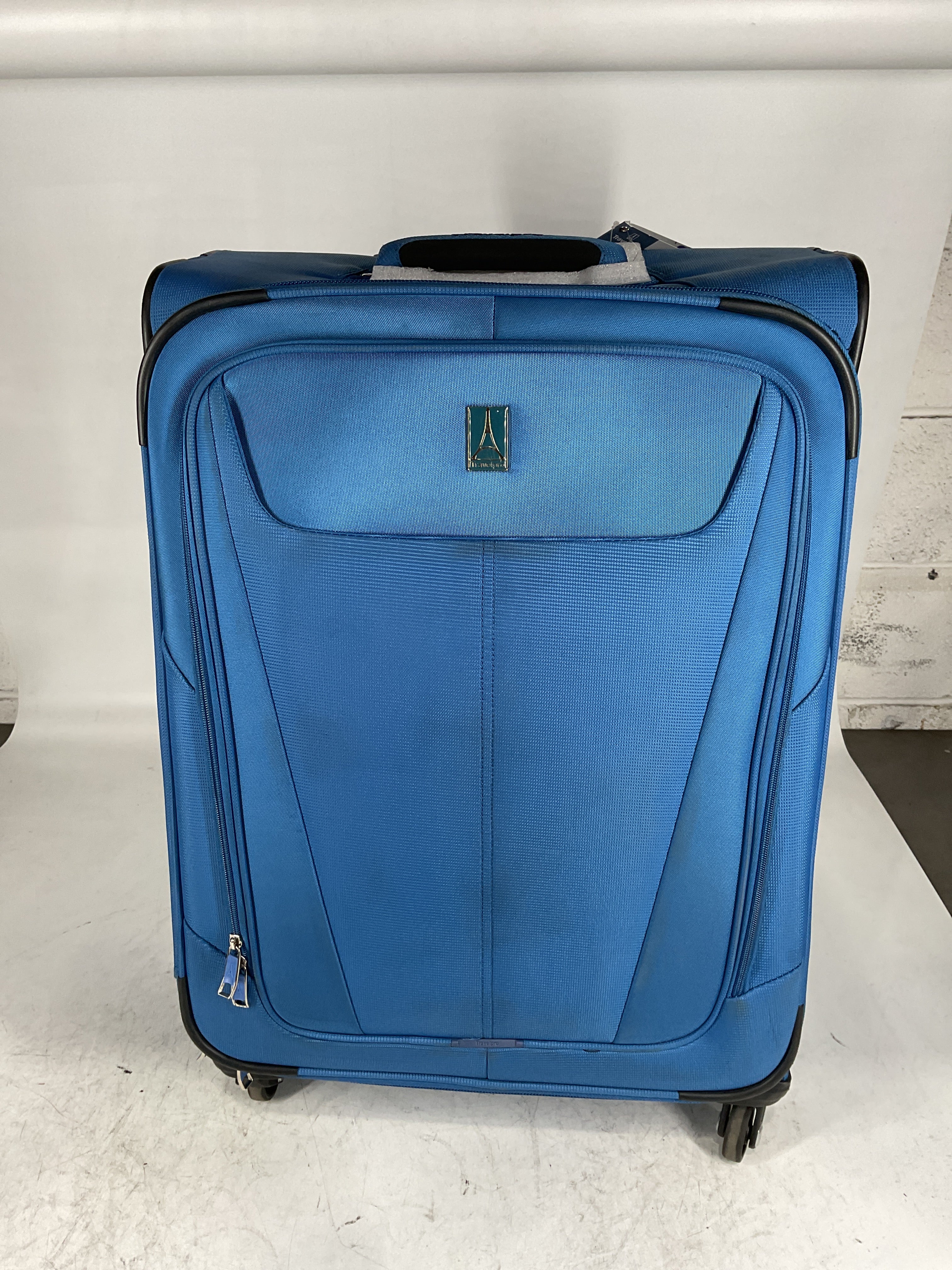 Travelpro Maxlite 5 Softside Expandable Luggage with 4 Spinner Wheels, Lightweight Suitcase, Men and Women U3