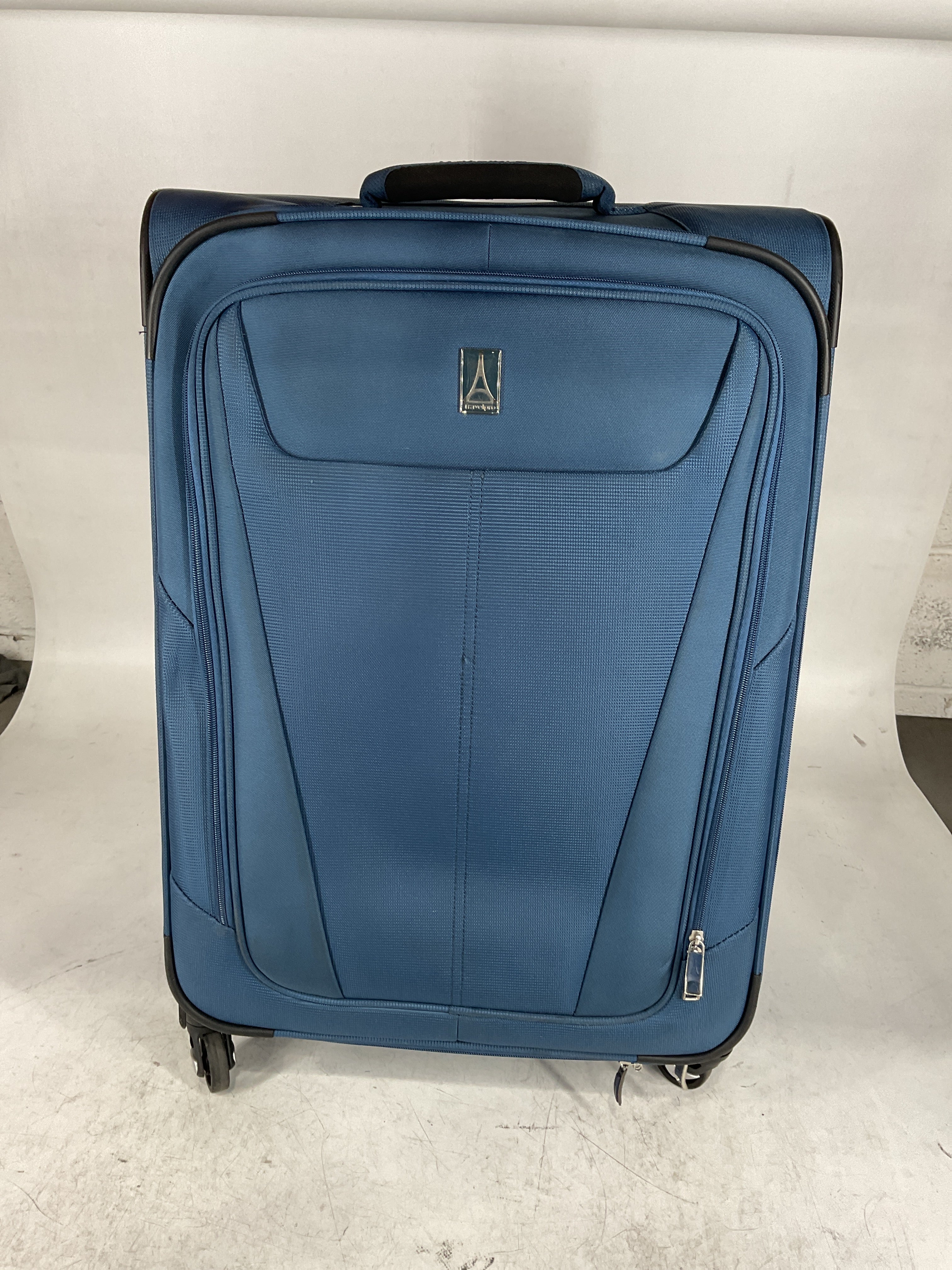 Travelpro Maxlite 5 Softside Expandable Luggage with 4 Spinner Wheels, Lightweight Suitcase, Men and Women U12